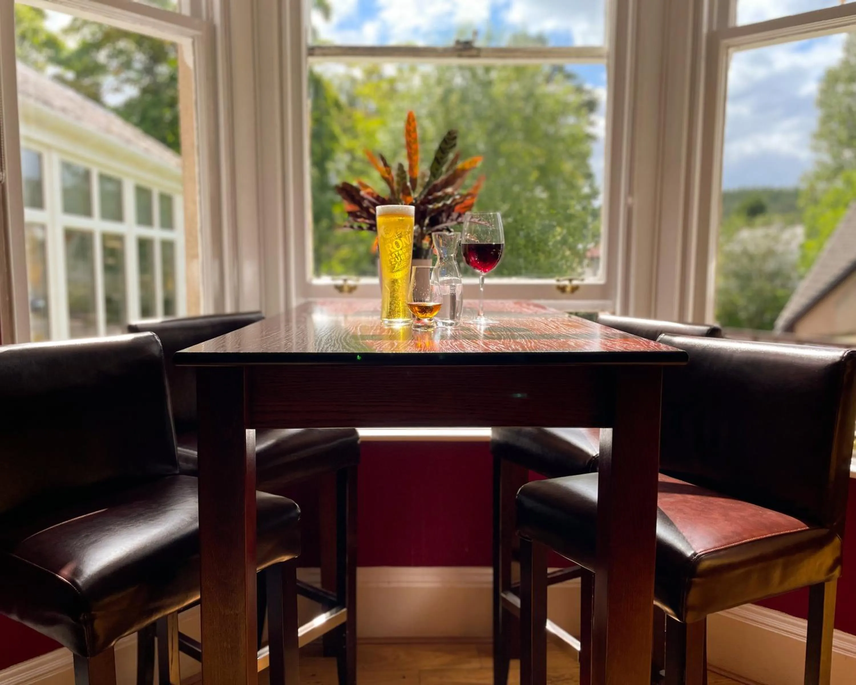 Lounge or bar in The Speyside Hotel and Restaurant