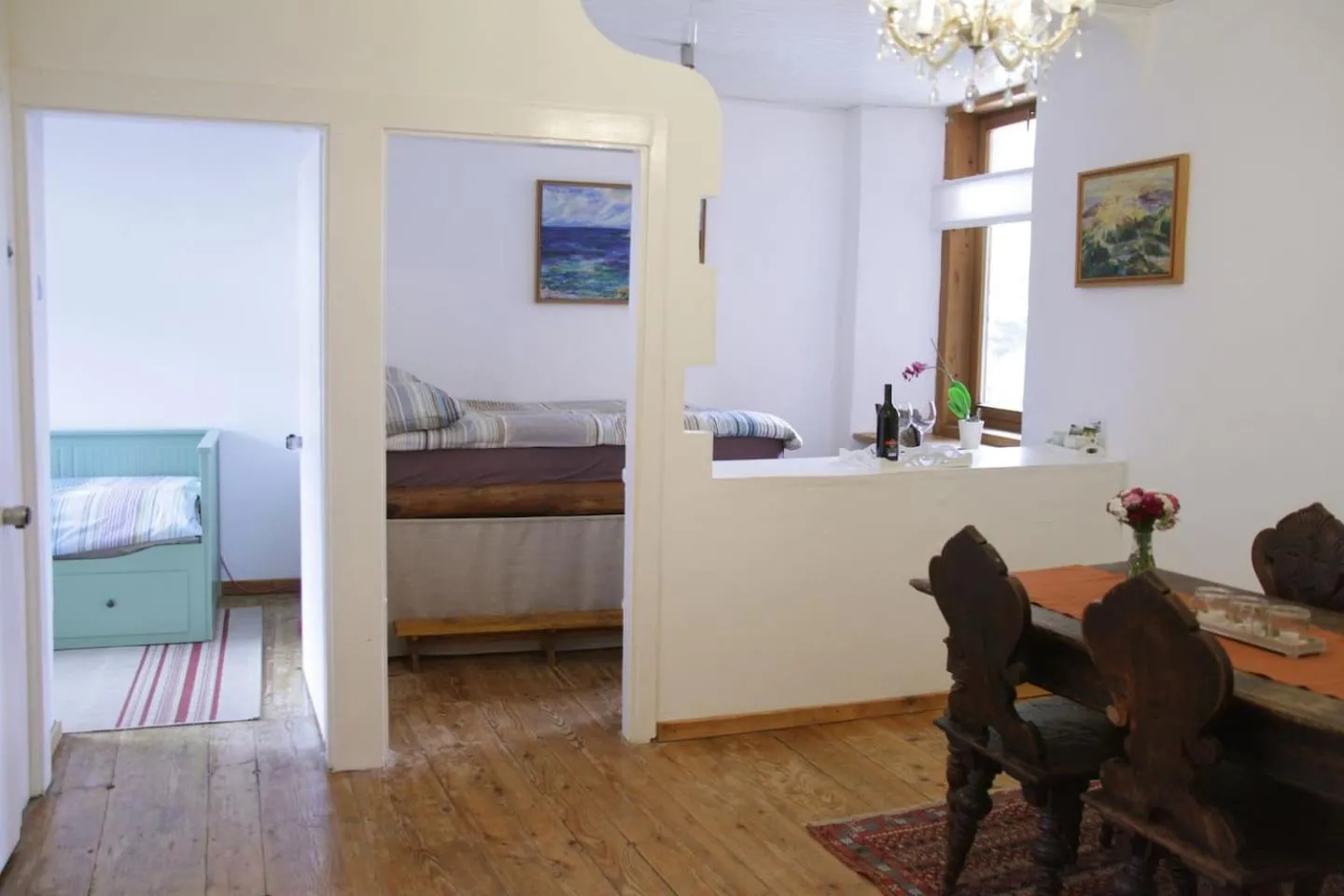 Photo of the whole room in Harmony Gallery