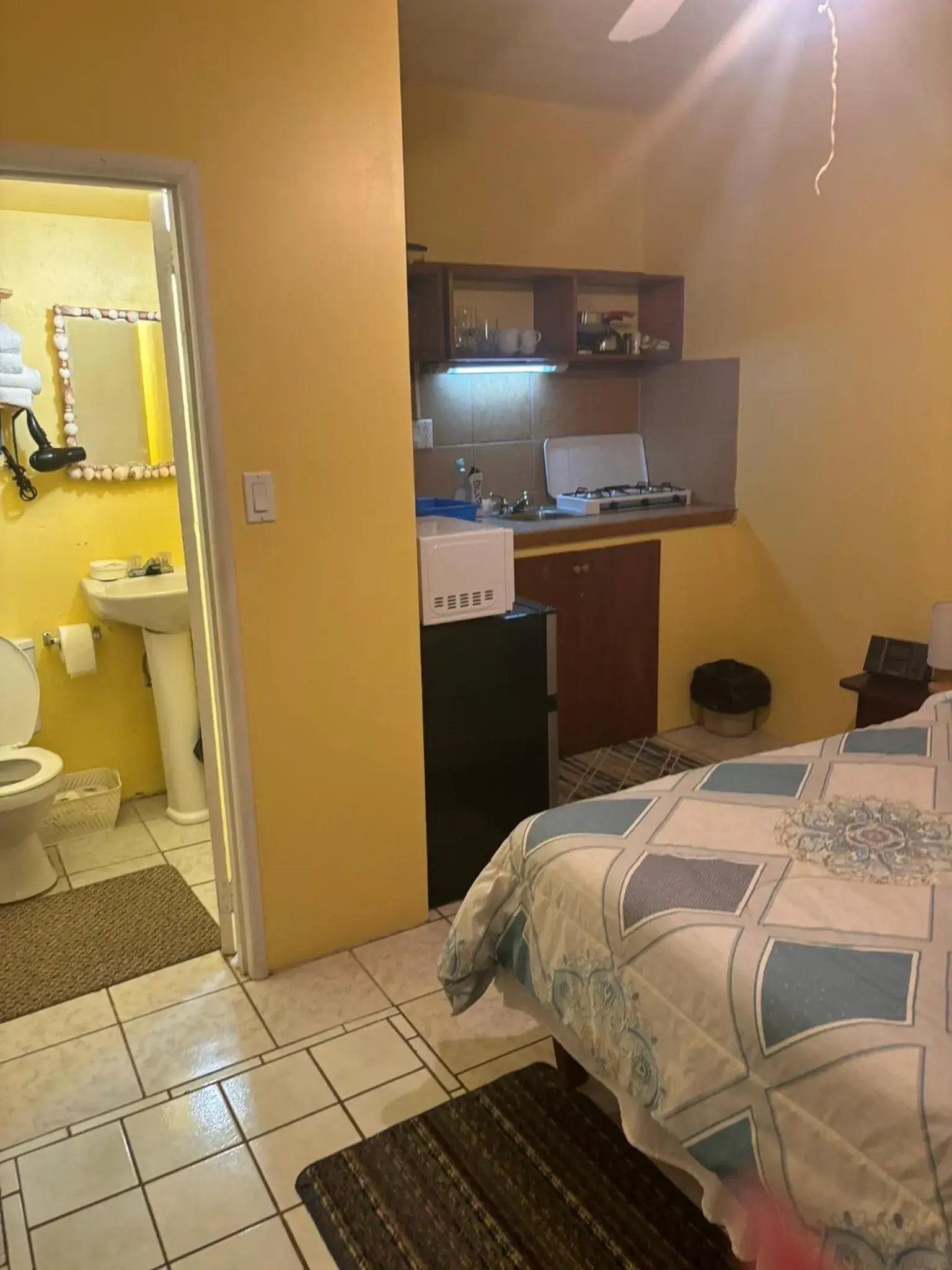 Studio Apartment - single occupancy in Ellen Bay Cottages Studio Apartment - single occupancy in Ellen Bay Cottages