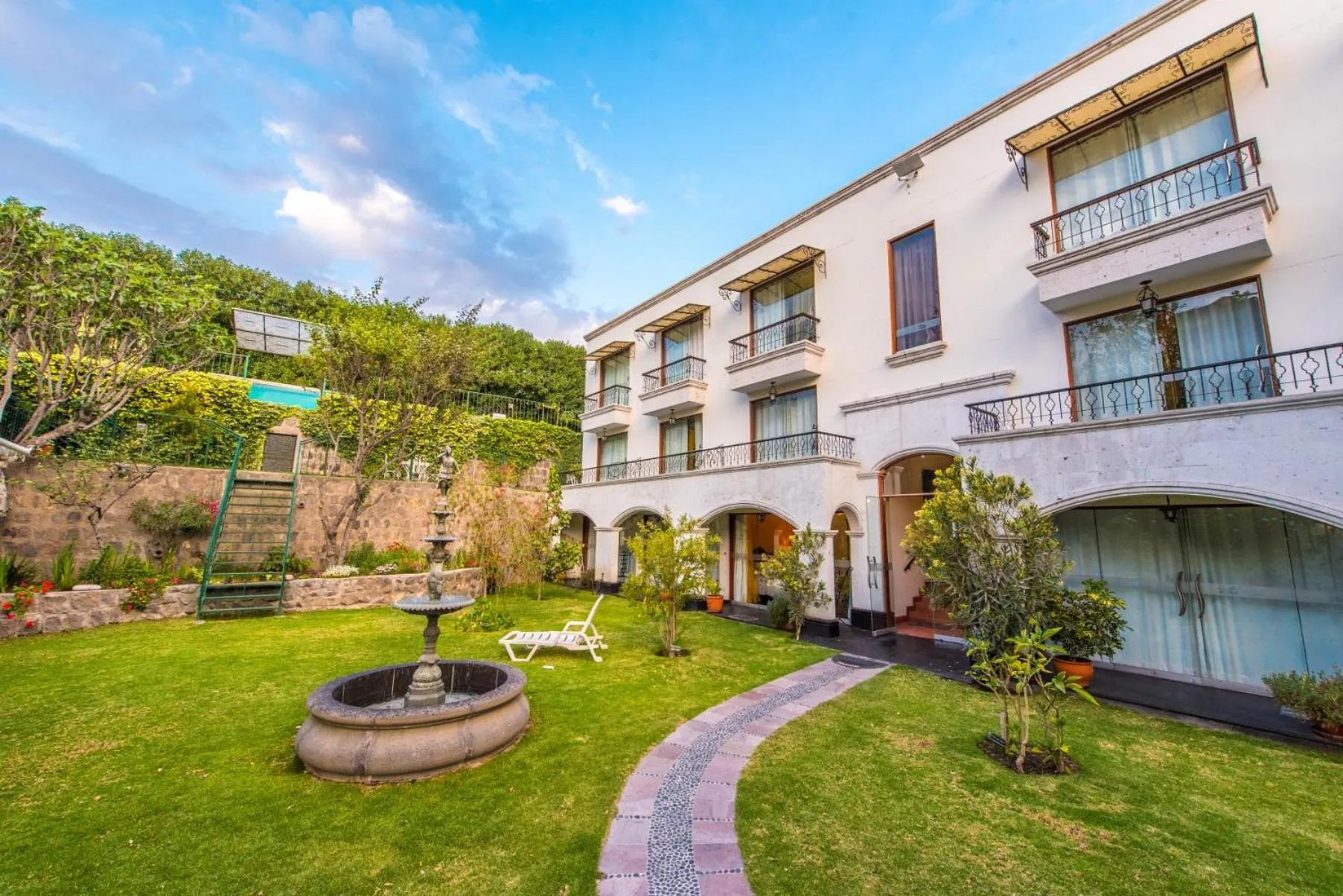 Property building in Hotel Boutique Villa Elisa