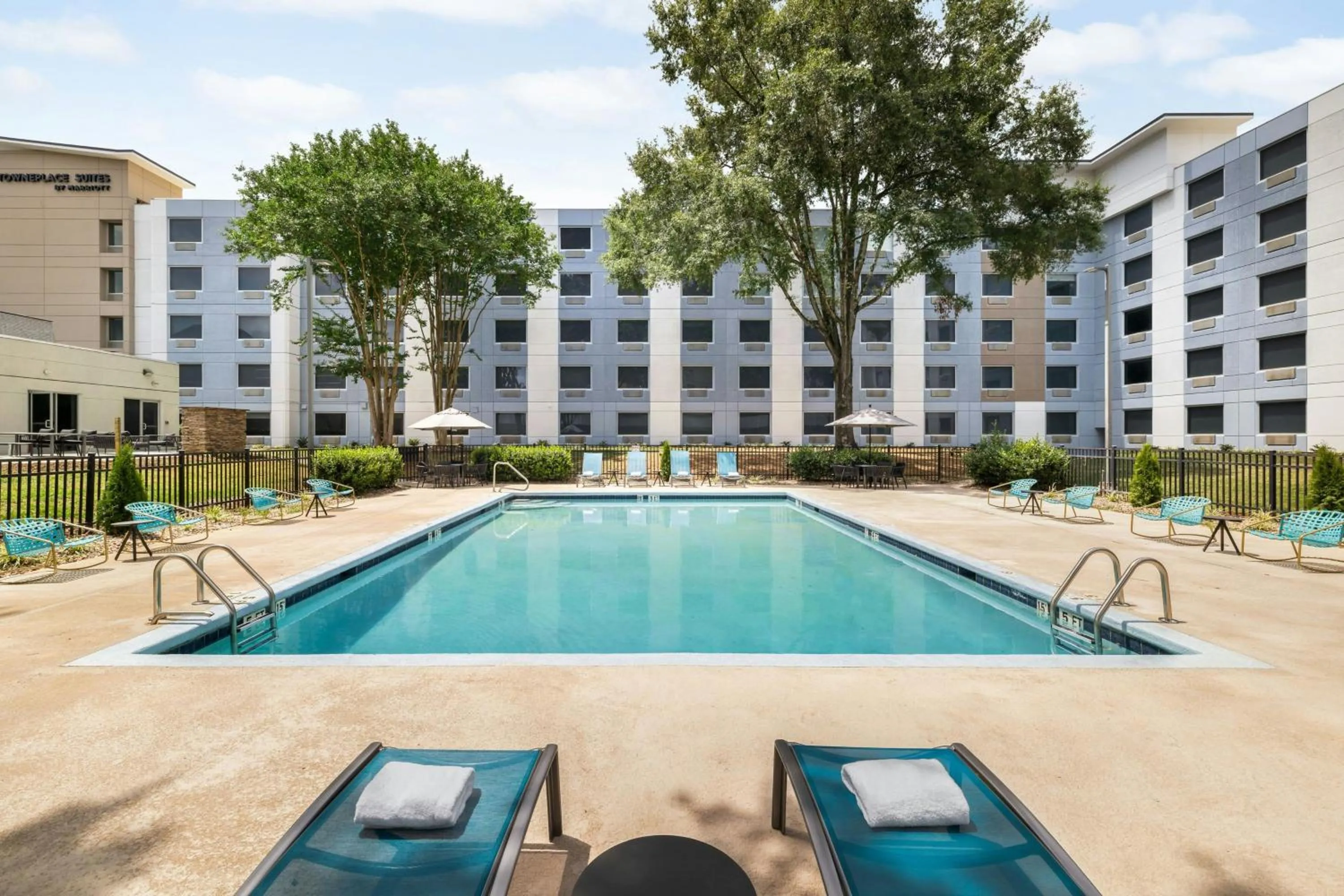 Swimming pool in TownePlace Suites by Marriott Charlotte LoSo Airport