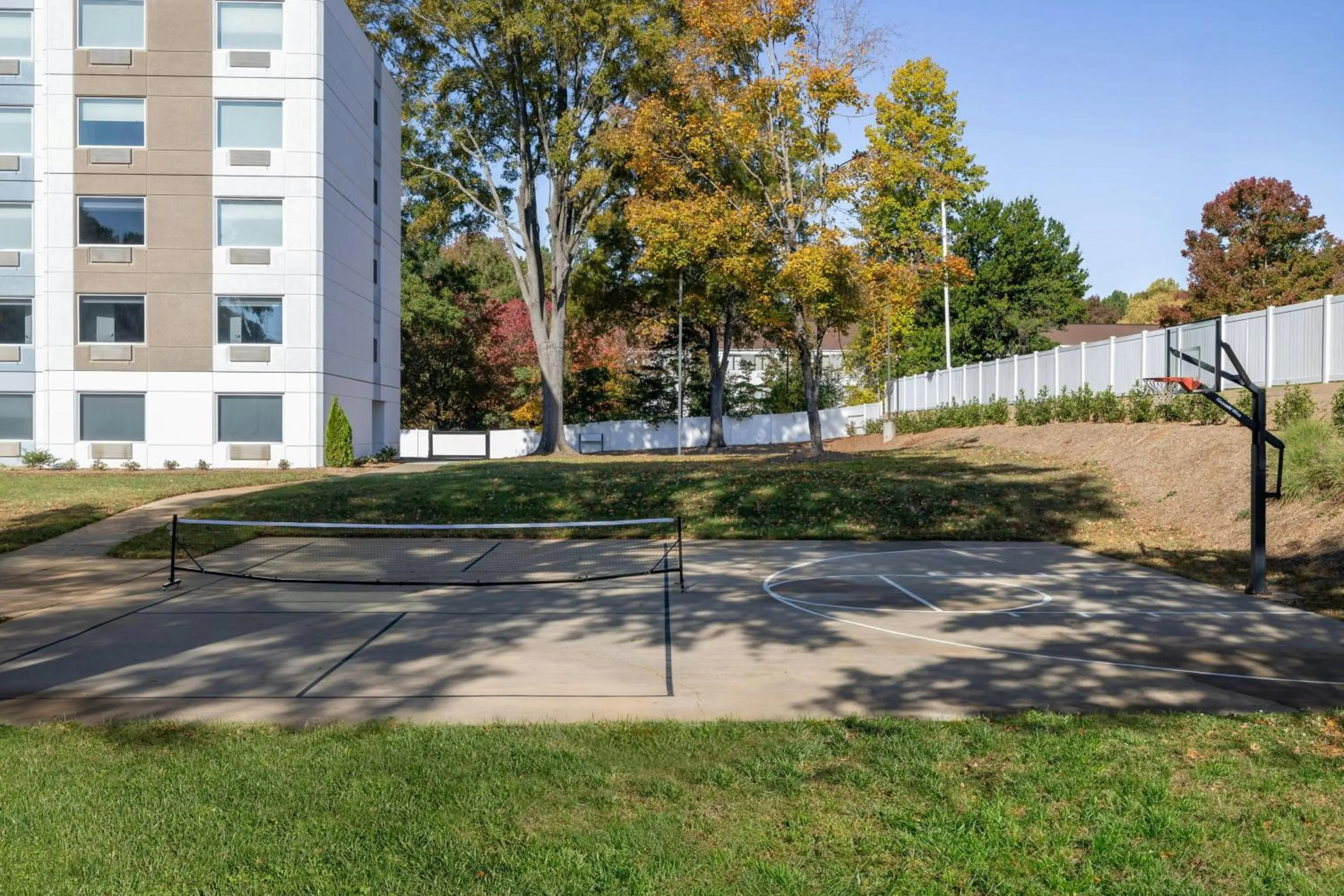 Area and facilities in TownePlace Suites by Marriott Charlotte LoSo Airport
