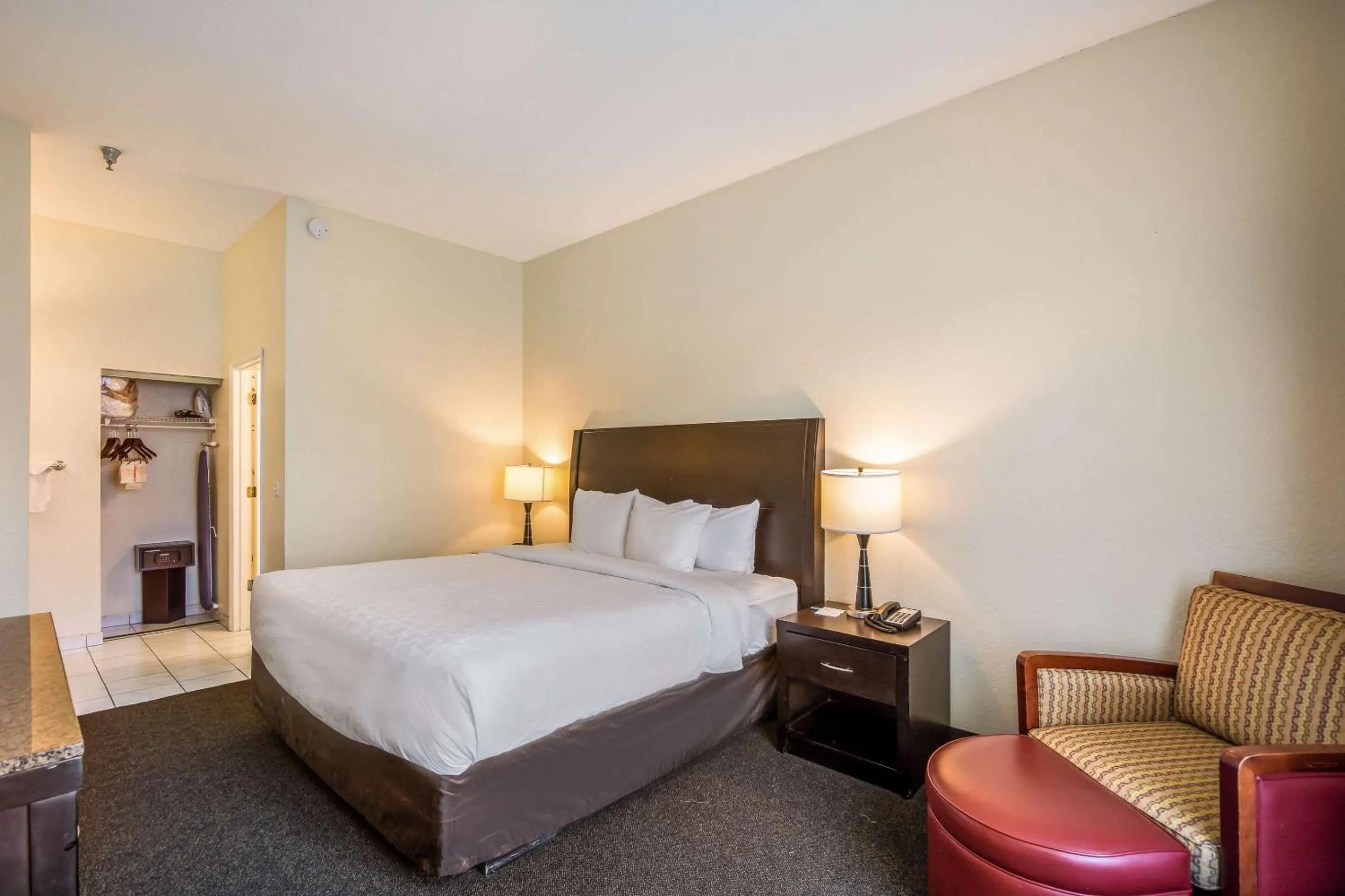 Photo of the whole room, Bed in Clarion Inn & Suites Central Clearwater Beach