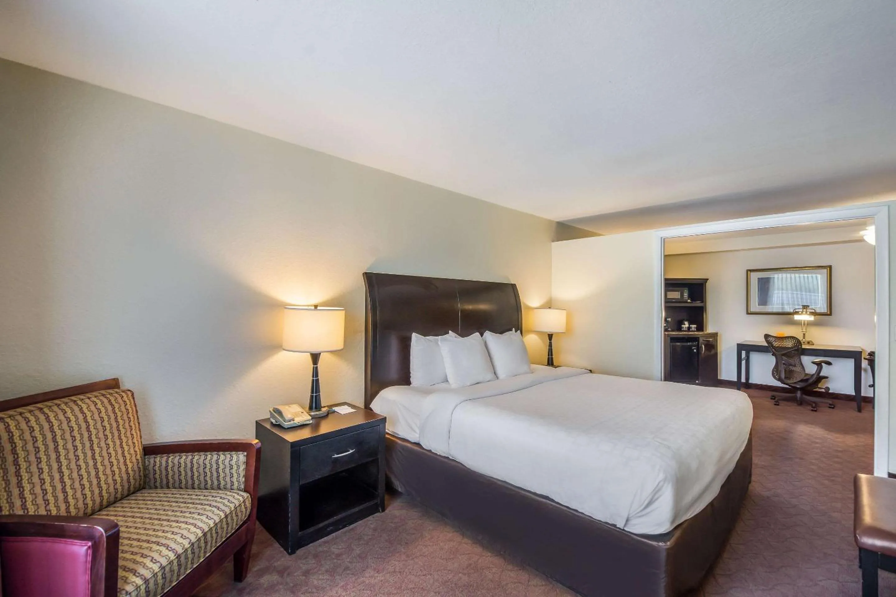 Photo of the whole room, Bed in Clarion Inn & Suites Central Clearwater Beach