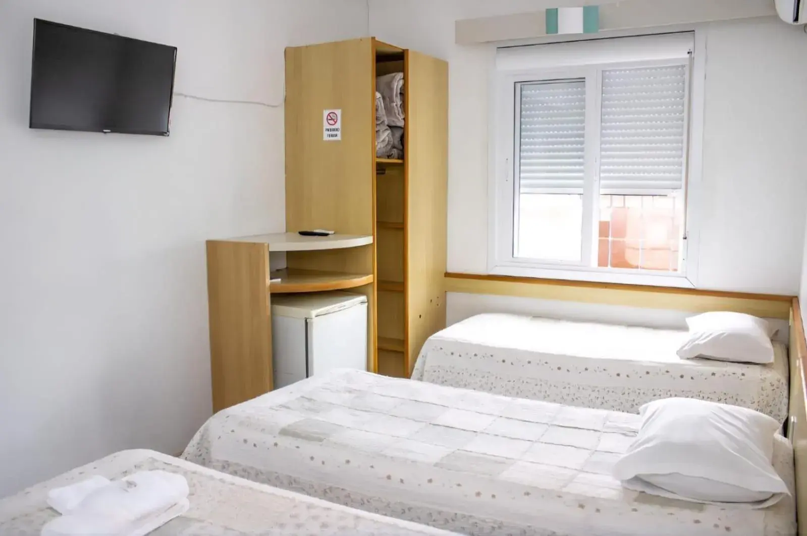 Deluxe Quadruple Room with 4 beds in City Hotel Deluxe Quadruple Room with 4 beds in City Hotel