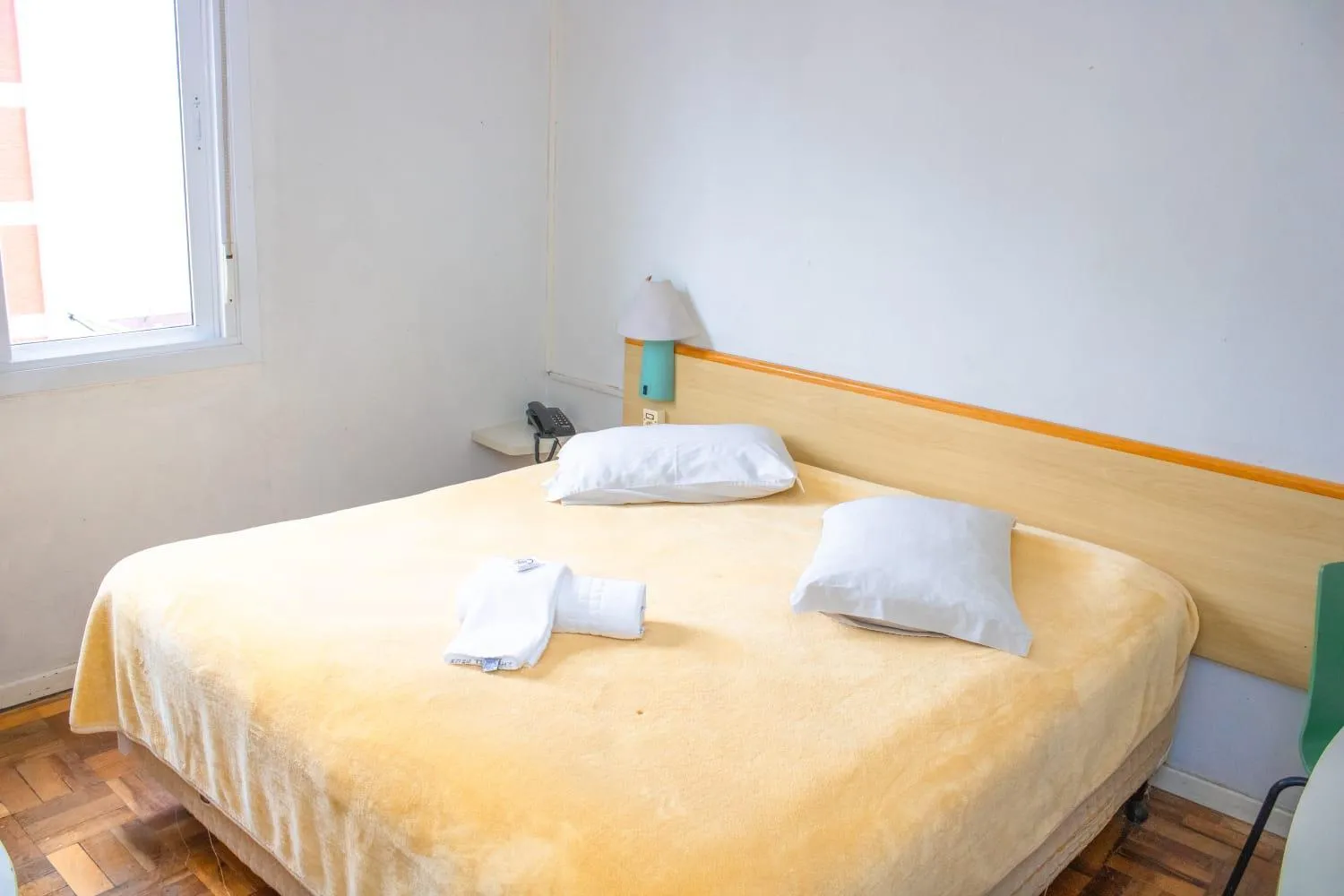 Bedroom, Bed in City Hotel