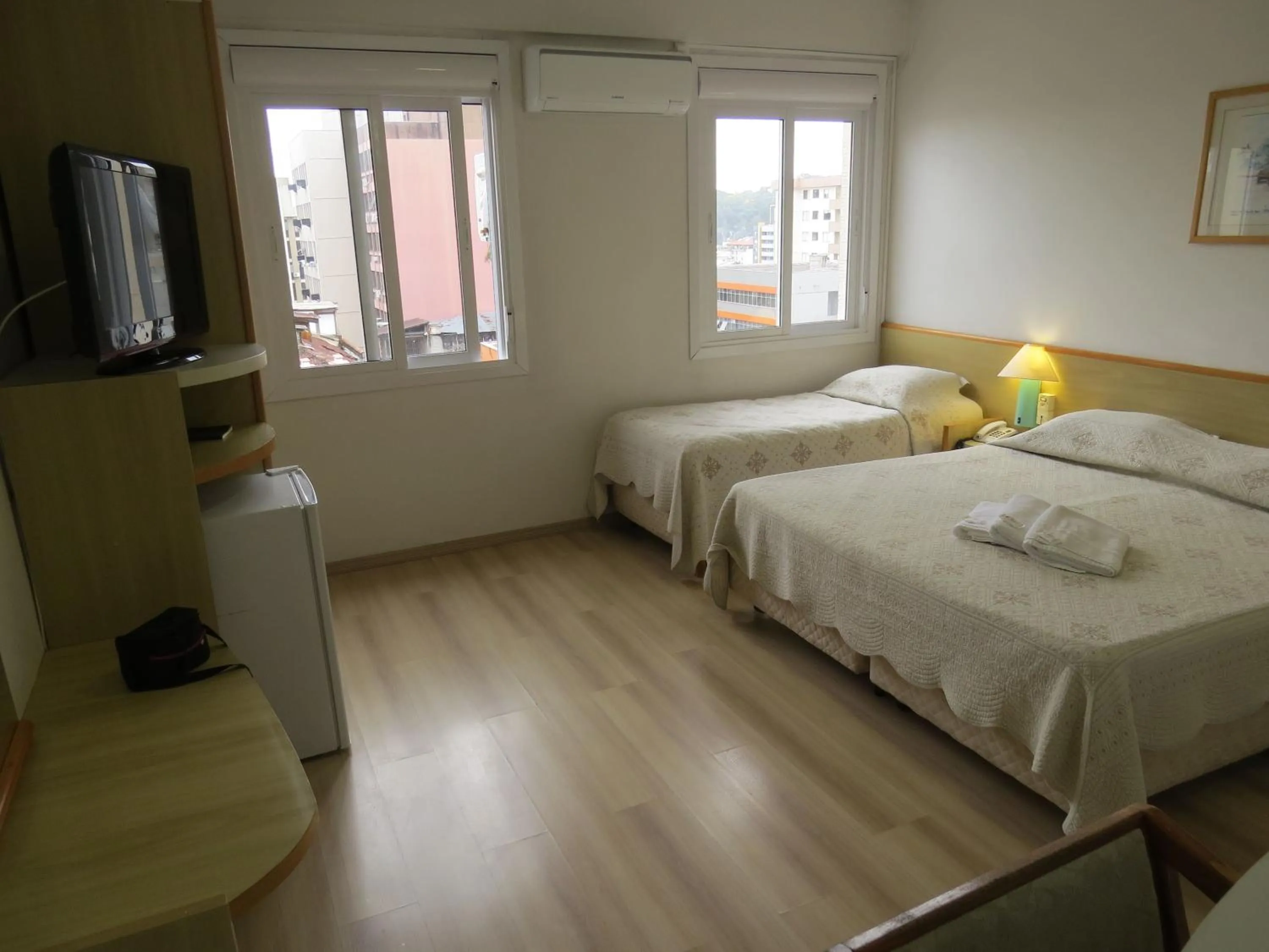 Bedroom, Bed in City Hotel