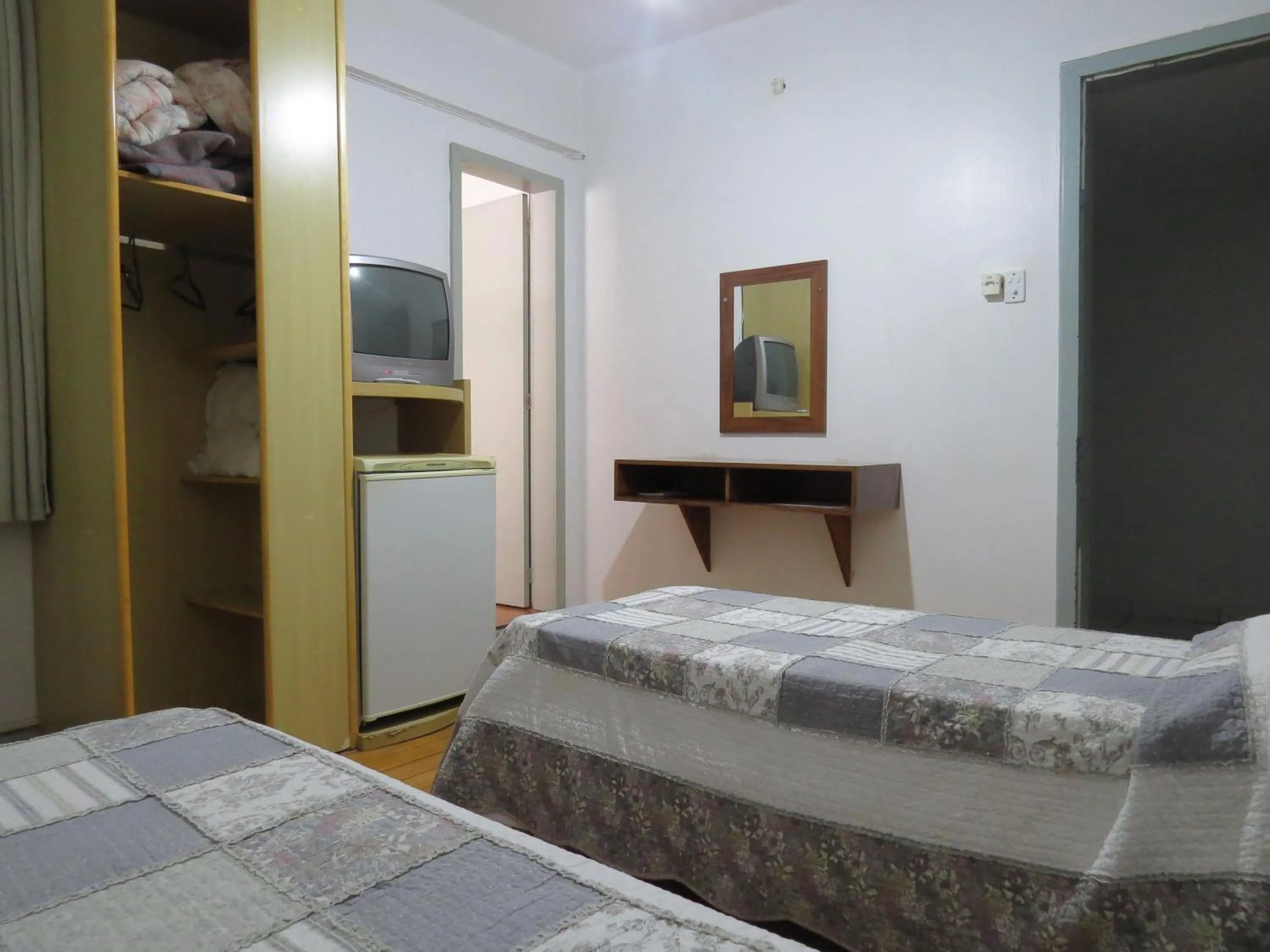 Bedroom, Bed in City Hotel