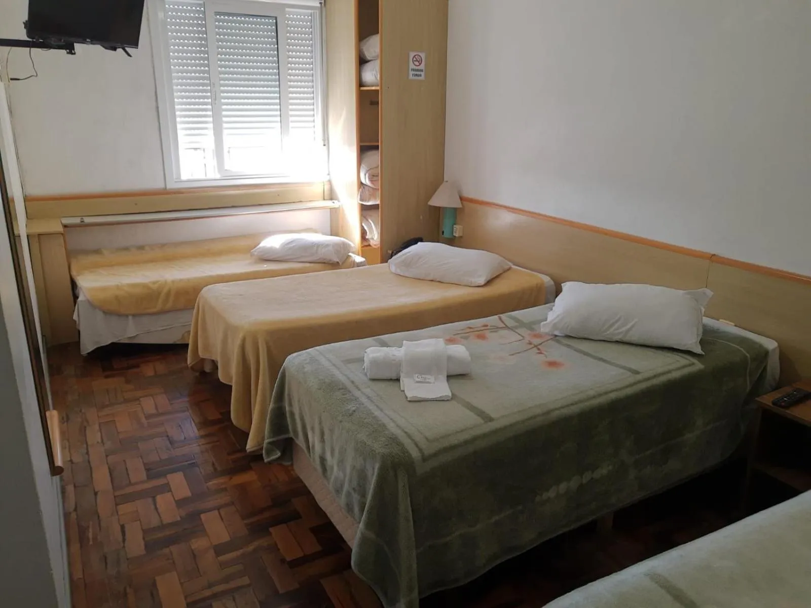 Bedroom, Bed in City Hotel