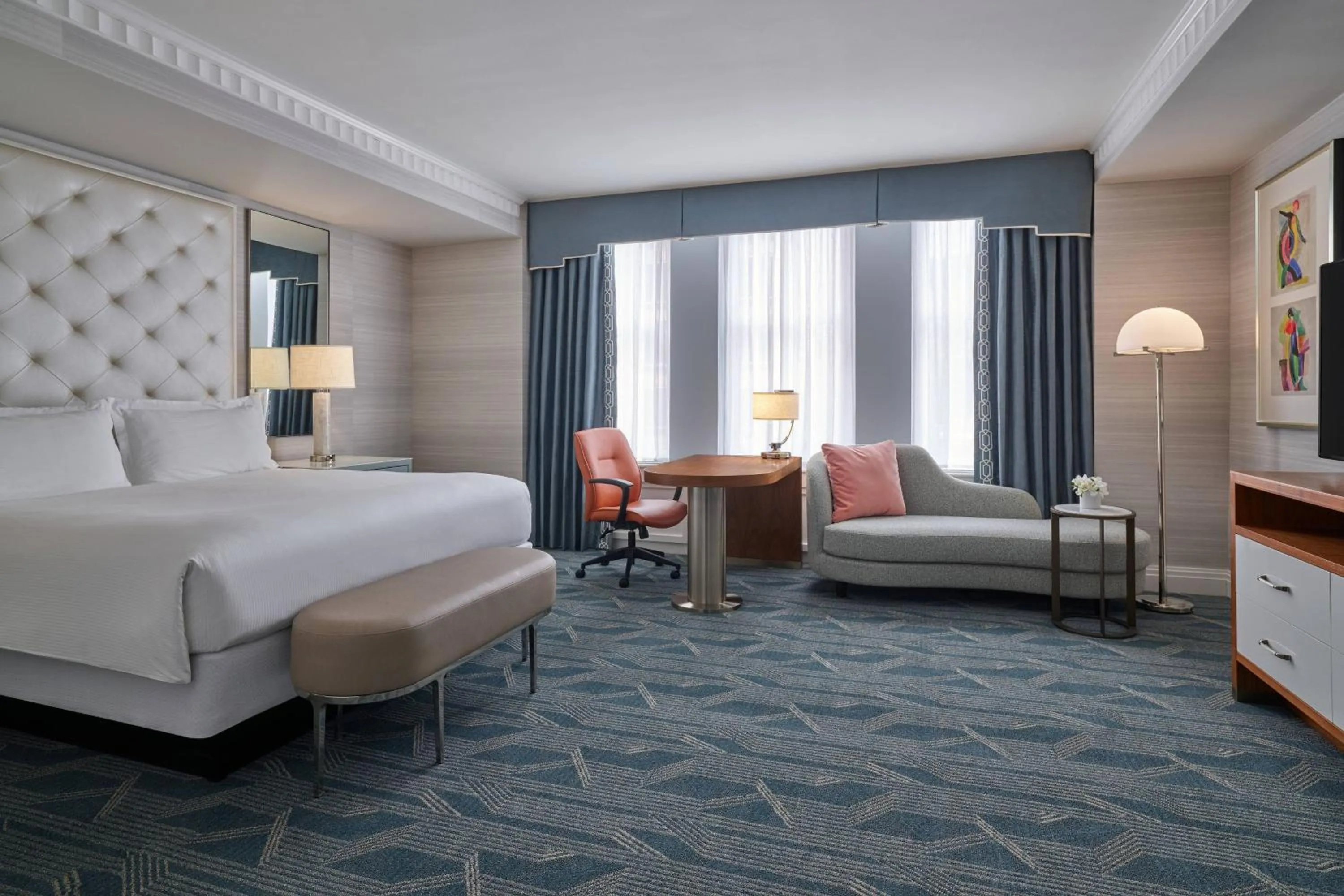 Photo of the whole room, Bed in The Brown Palace Hotel and Spa, Autograph Collection