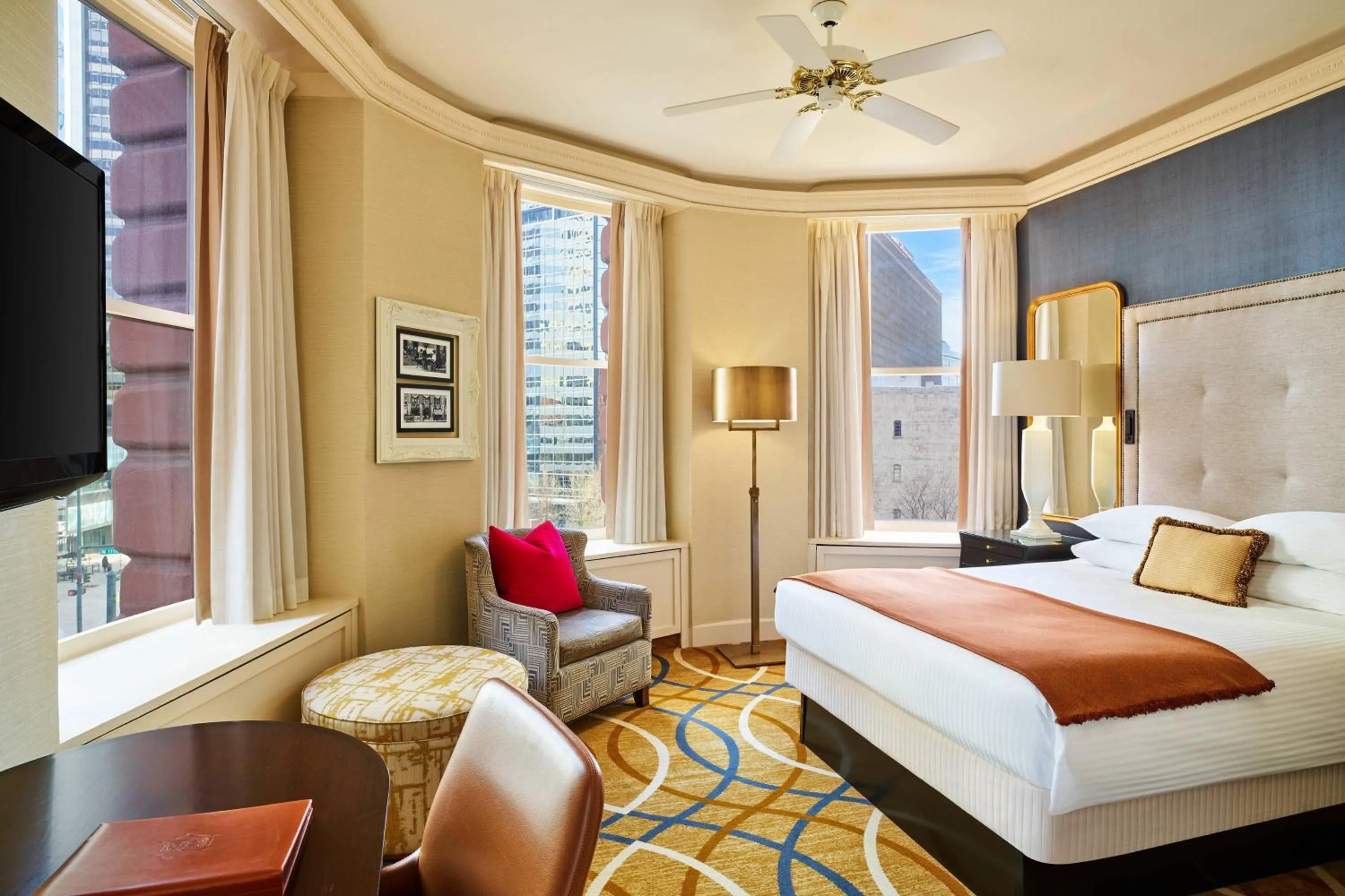 Photo of the whole room, Bed in The Brown Palace Hotel and Spa, Autograph Collection
