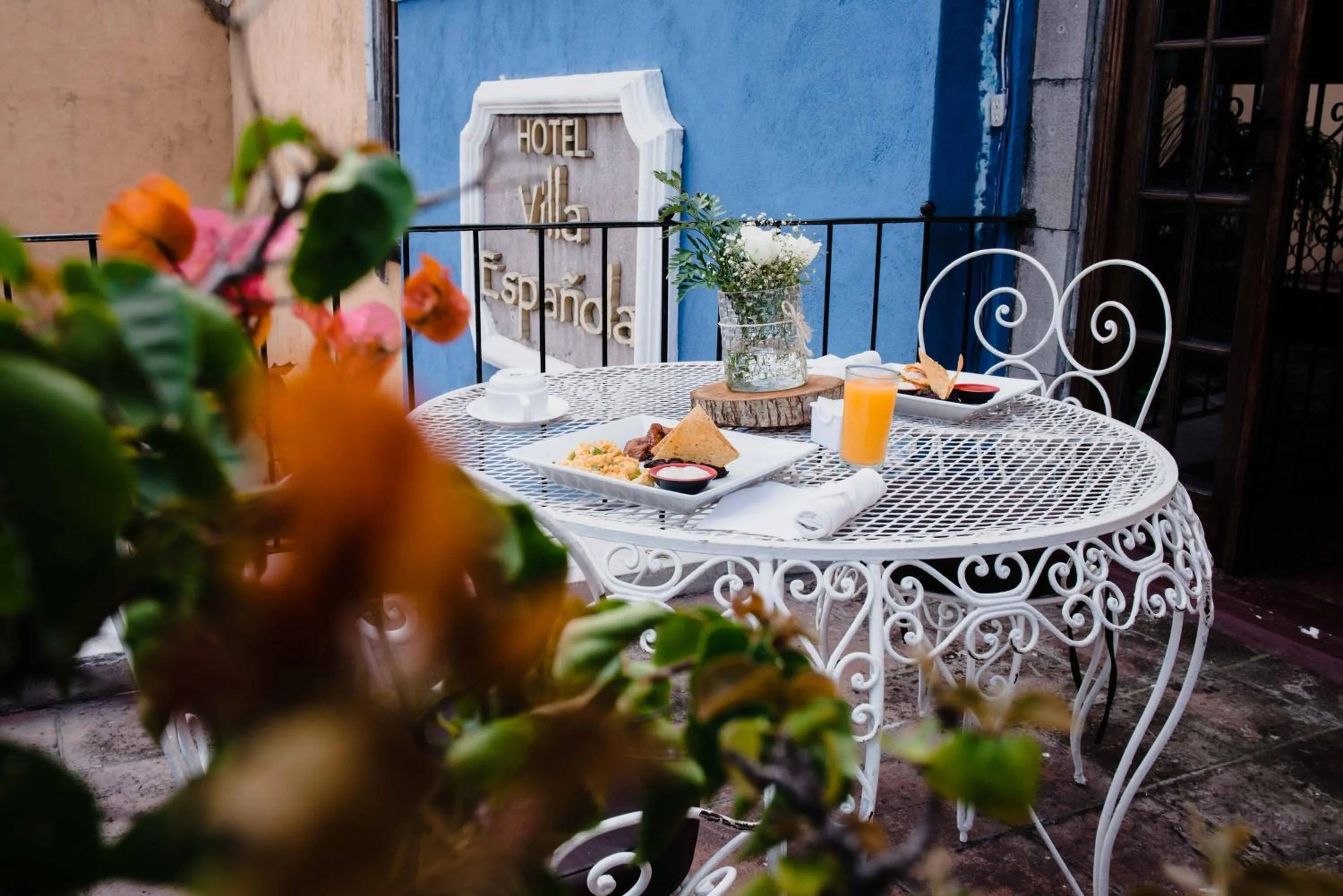 Property building in Hotel Villa Española