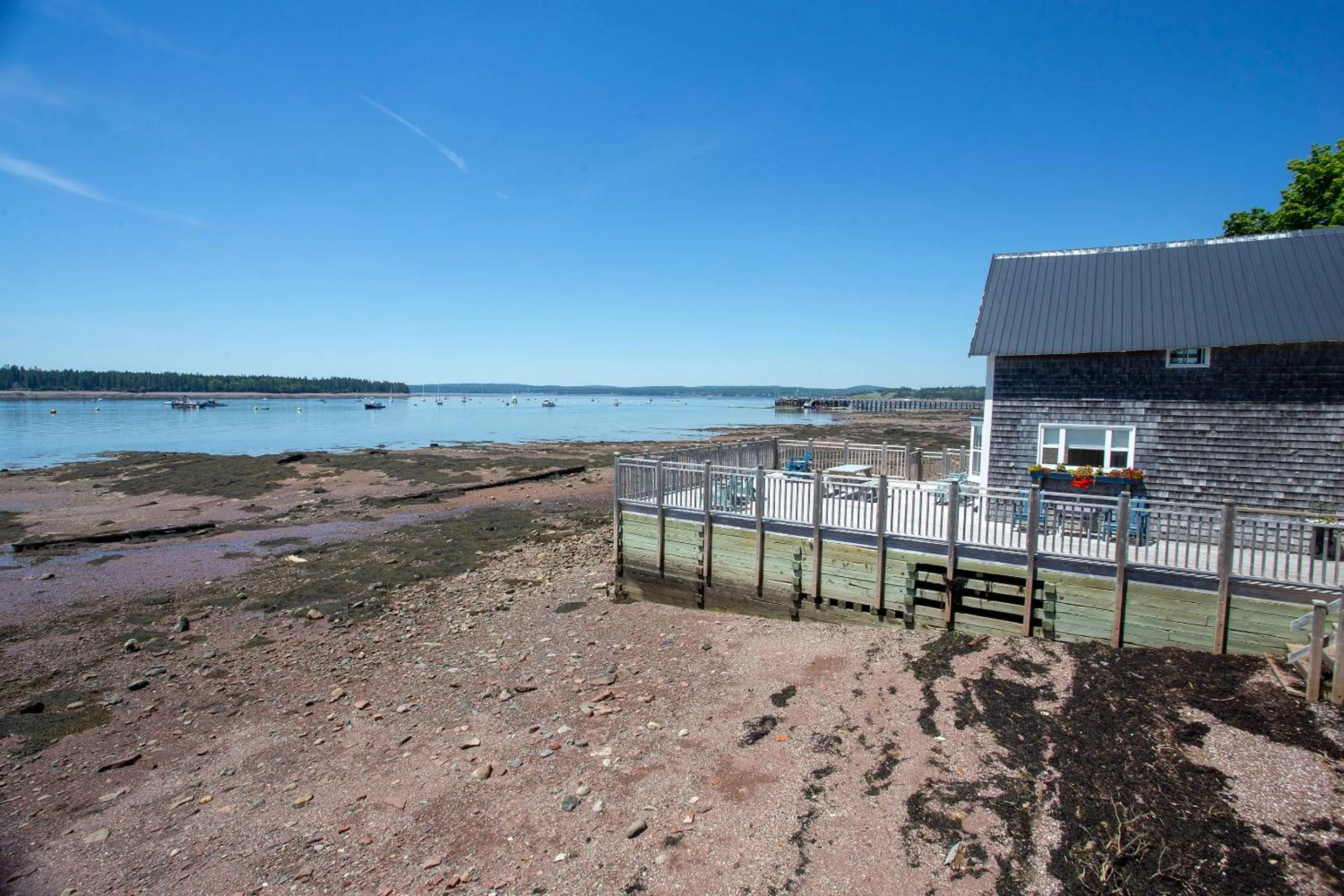 Property building in Seaside Beach Resort