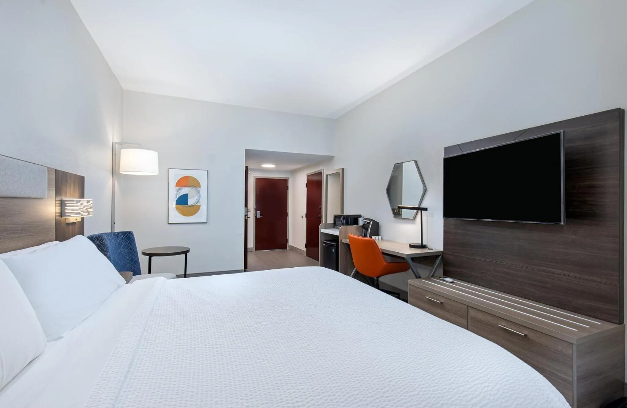 Photo of the whole room, Bed in Holiday Inn Express Savannah South I-95 Richmond Hill by IHG