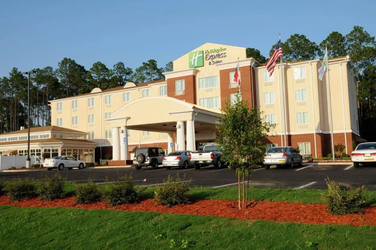 Property building in Holiday Inn Express Hotel & Suites Bainbridge by IHG Property building in Holiday Inn Express Hotel & Suites Bainbridge by IHG