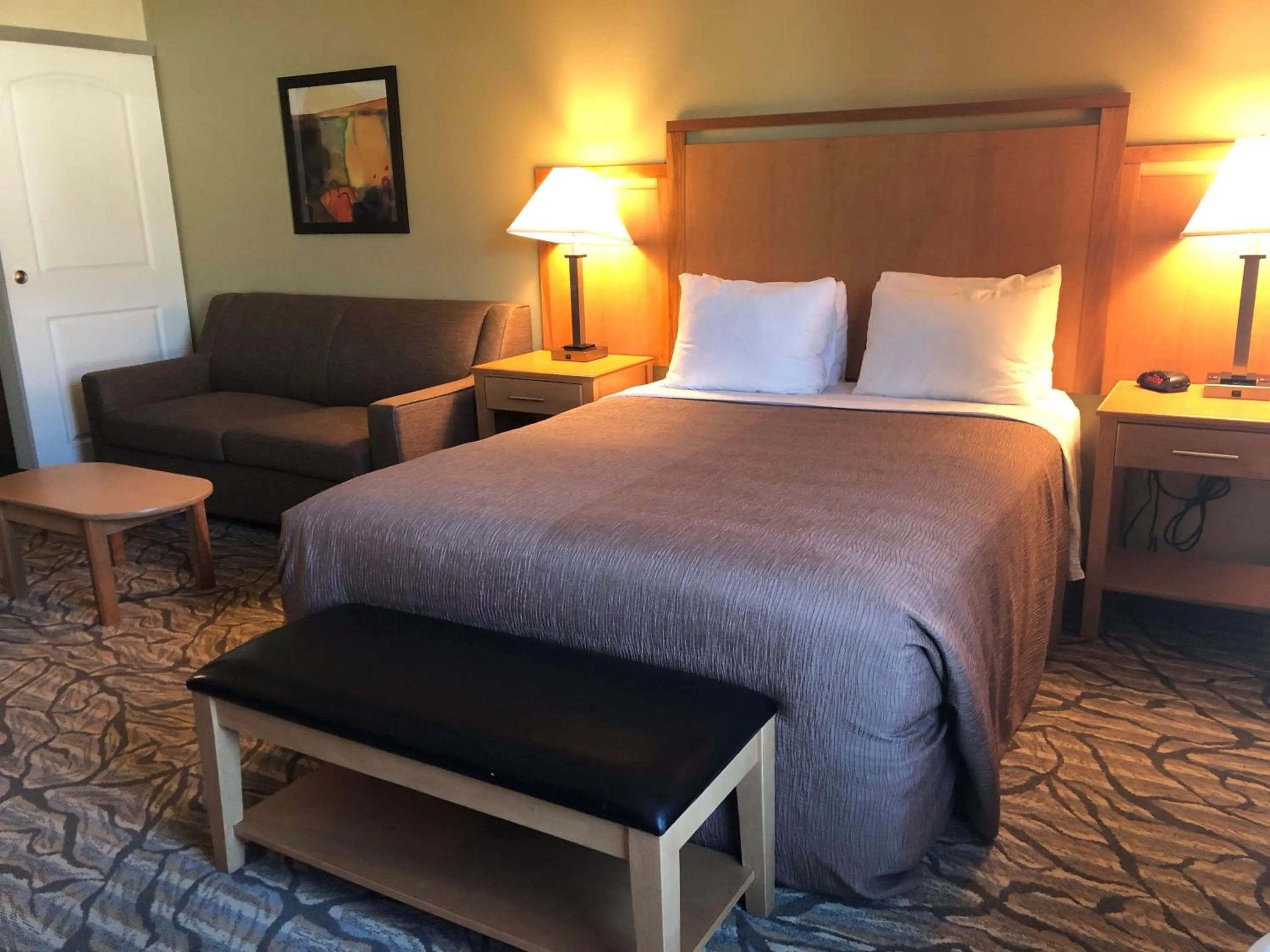 Bedroom, Bed in Aspen Suites Hotel Juneau