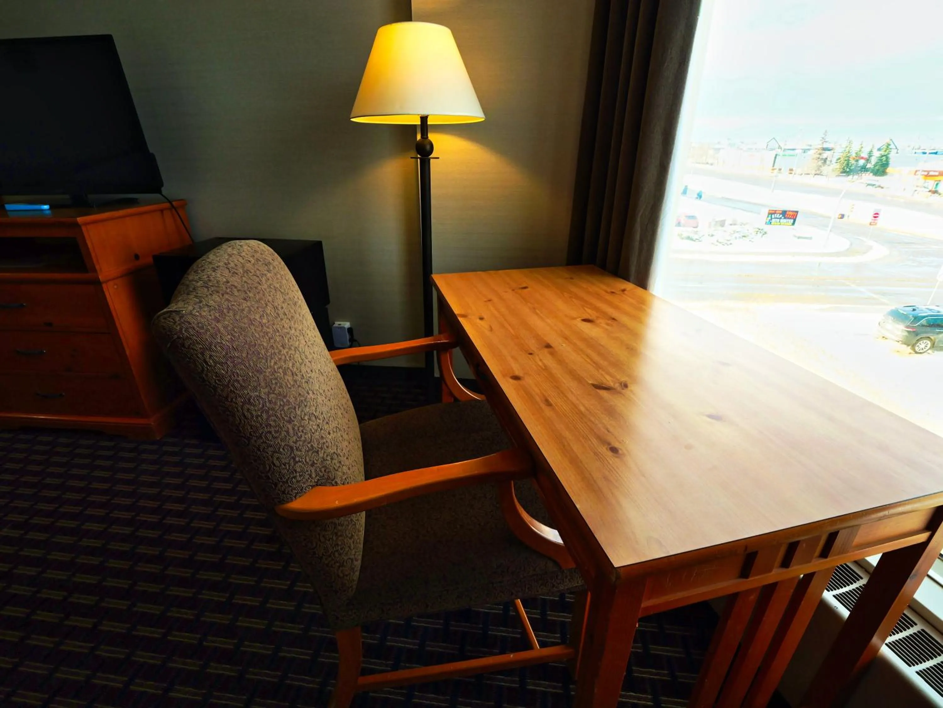 Continental Inn & Suites