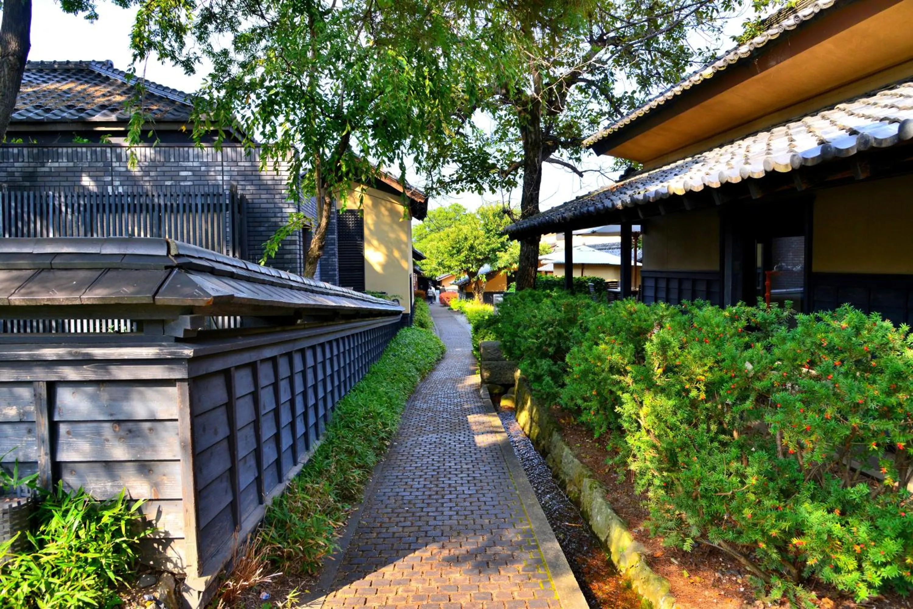 Nearby landmark in Lodge Oakland