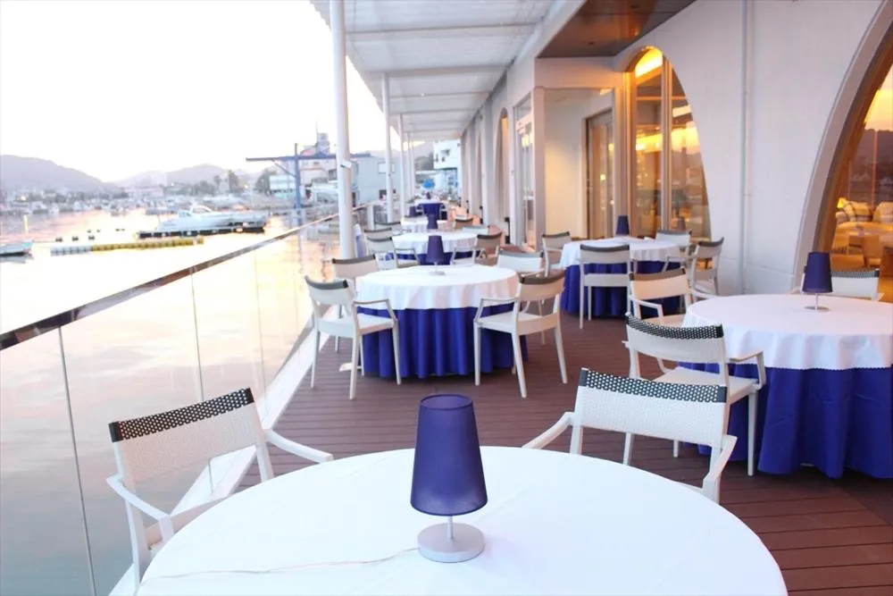 Lounge or bar in Hotel Limani