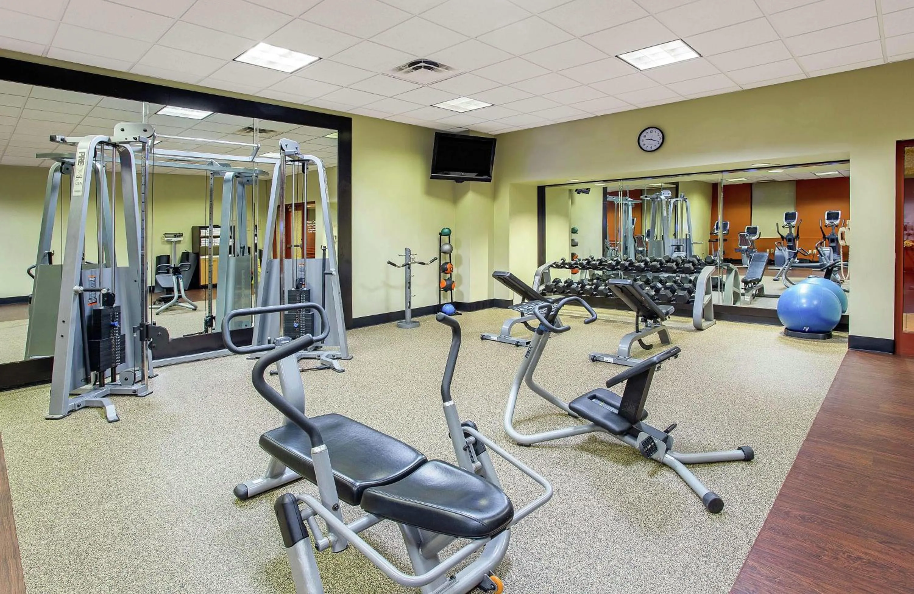 Fitness centre/facilities in Embassy Suites Lexington