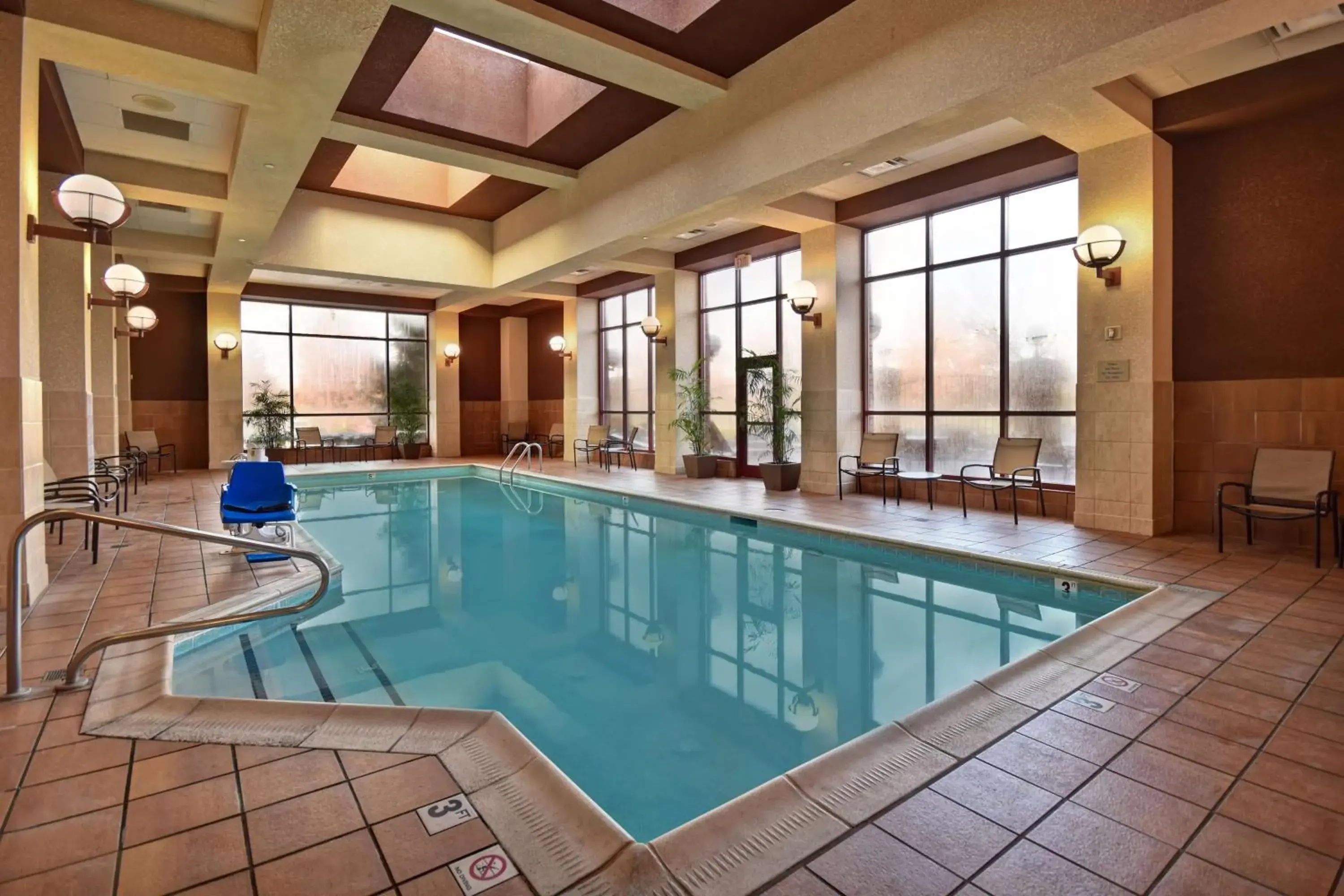 Pool view in Embassy Suites Lexington Pool view in Embassy Suites Lexington