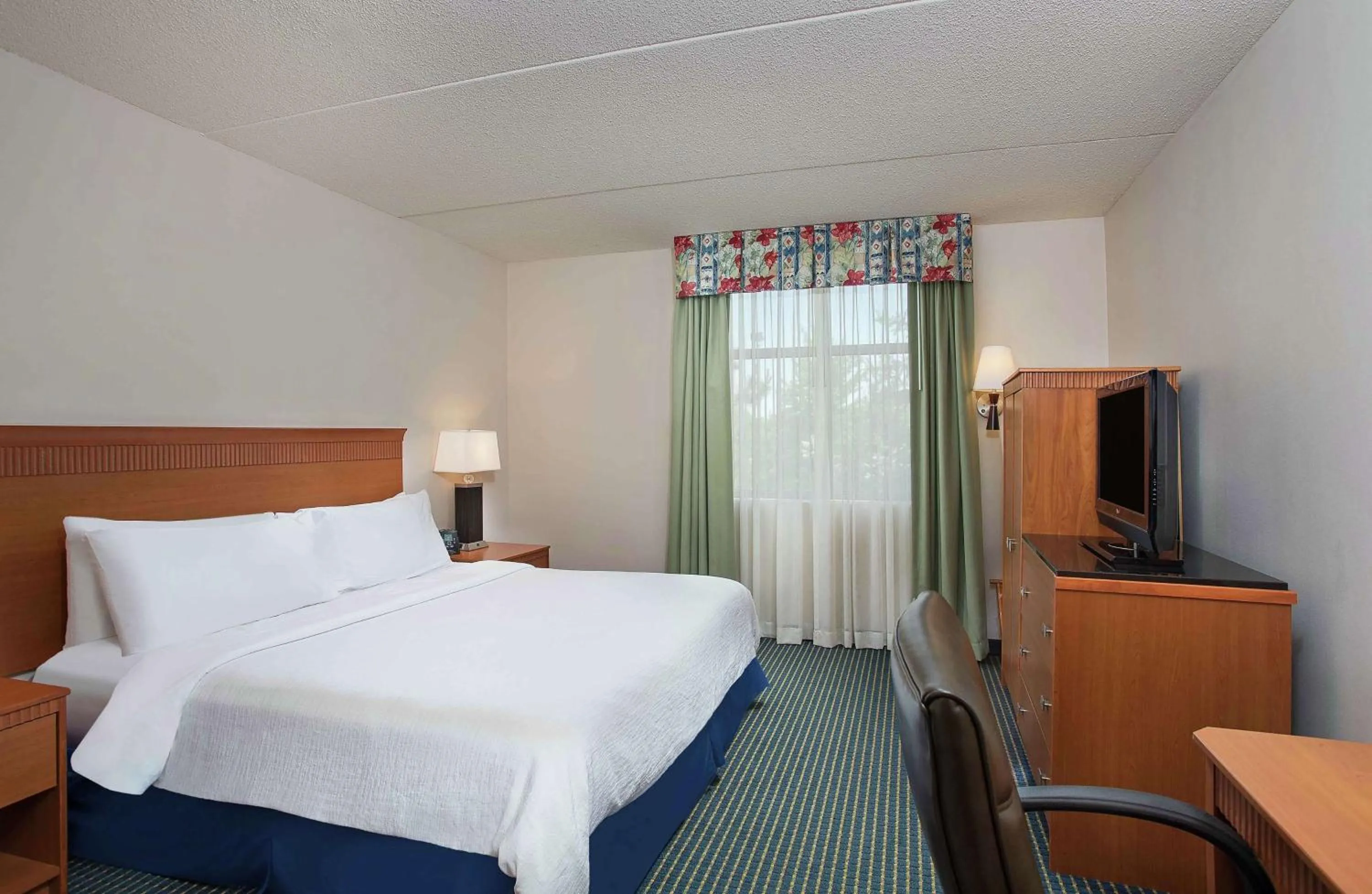 Bed in Embassy Suites Lexington