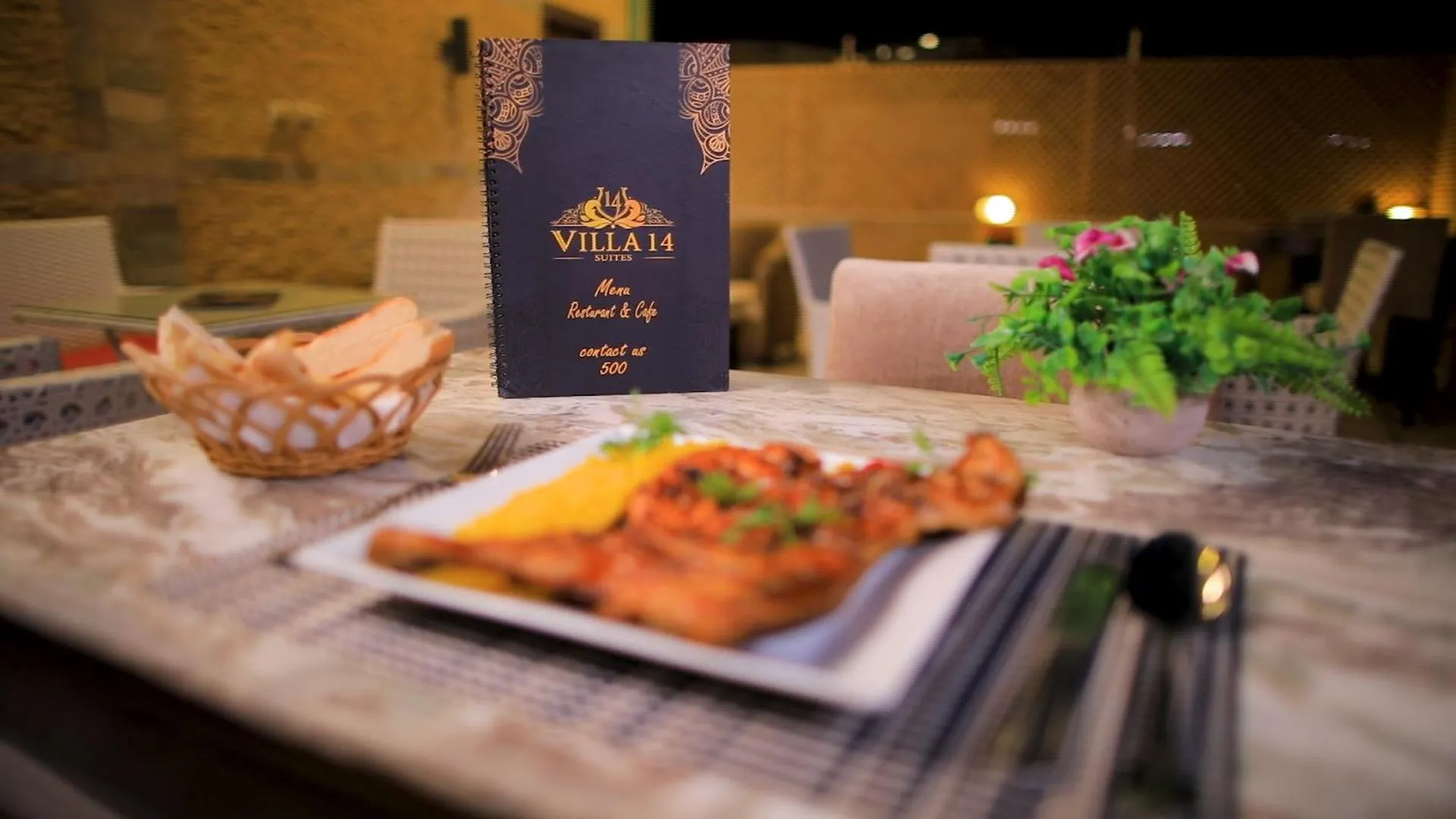 Restaurant/places to eat in Villa 14 Suites