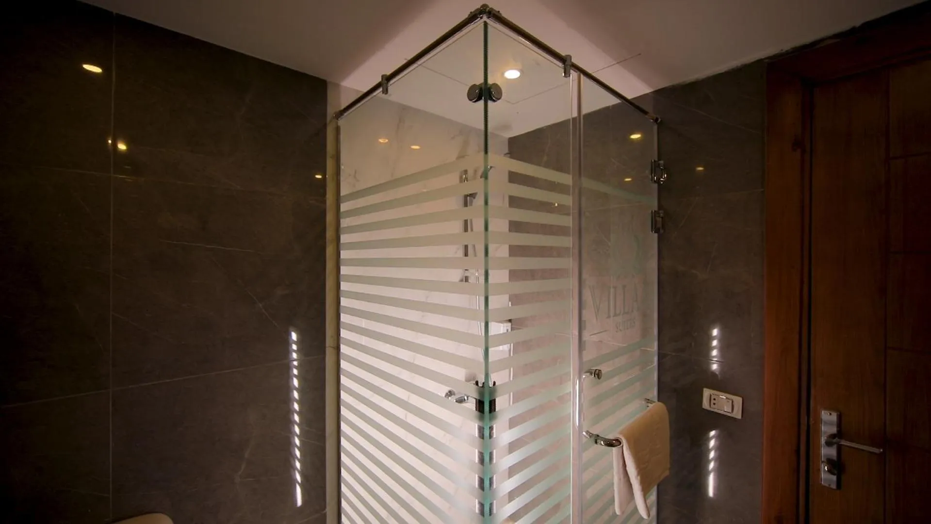 Toilet in Villa 14 Suites