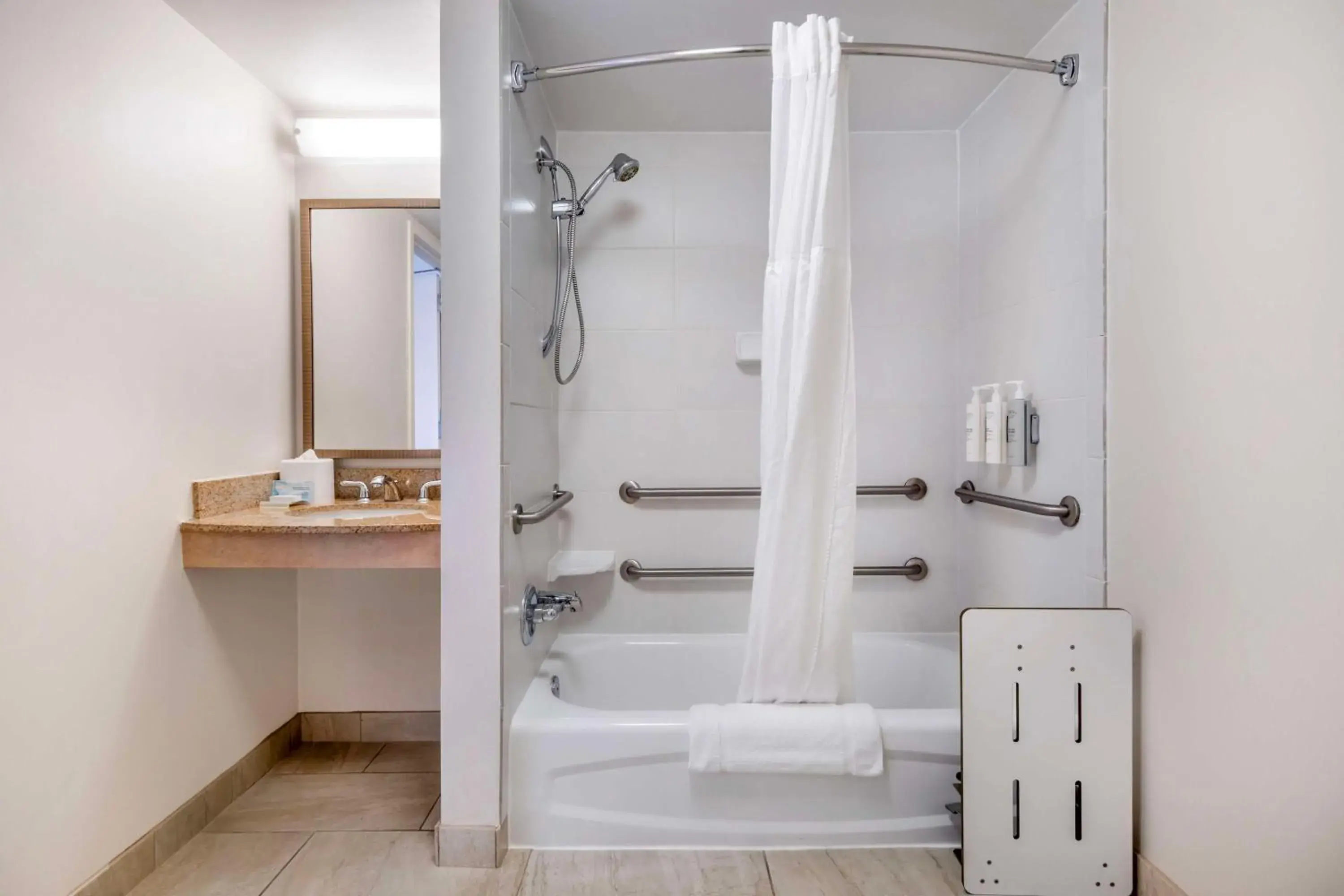 Bathroom in Hilton Garden Inn Lexington Bathroom in Hilton Garden Inn Lexington