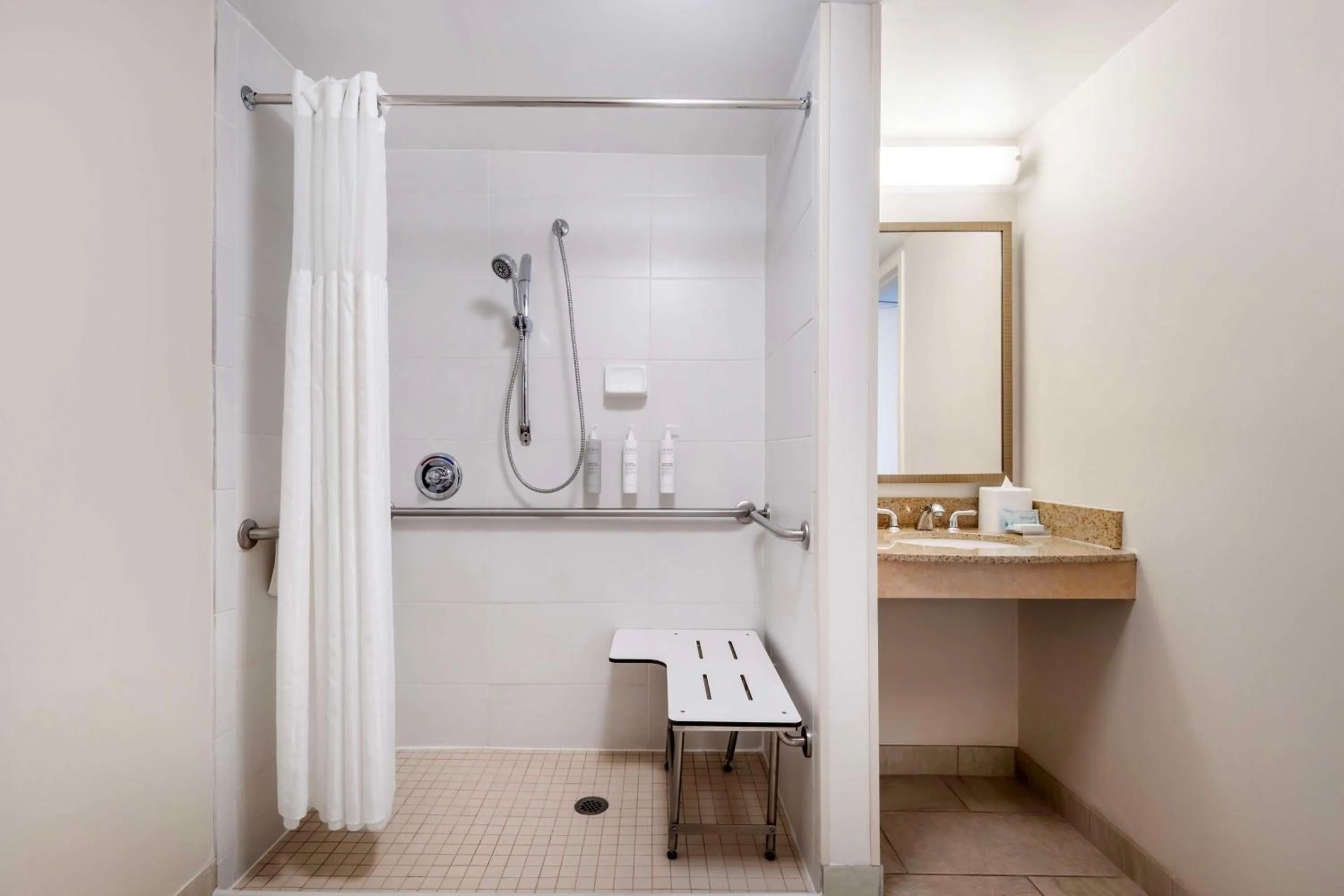 Bathroom in Hilton Garden Inn Lexington