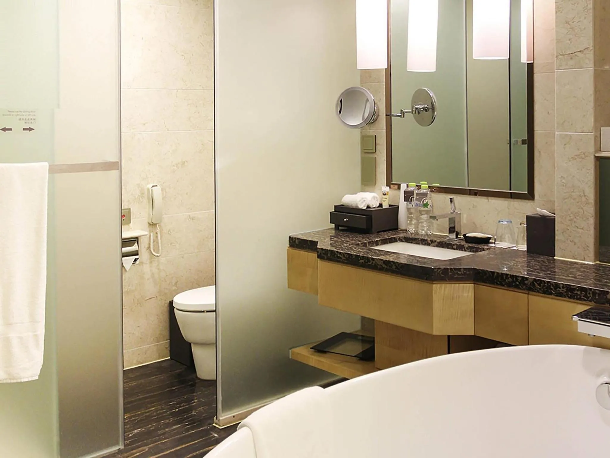 Bedroom in Pullman Linyi Lushang