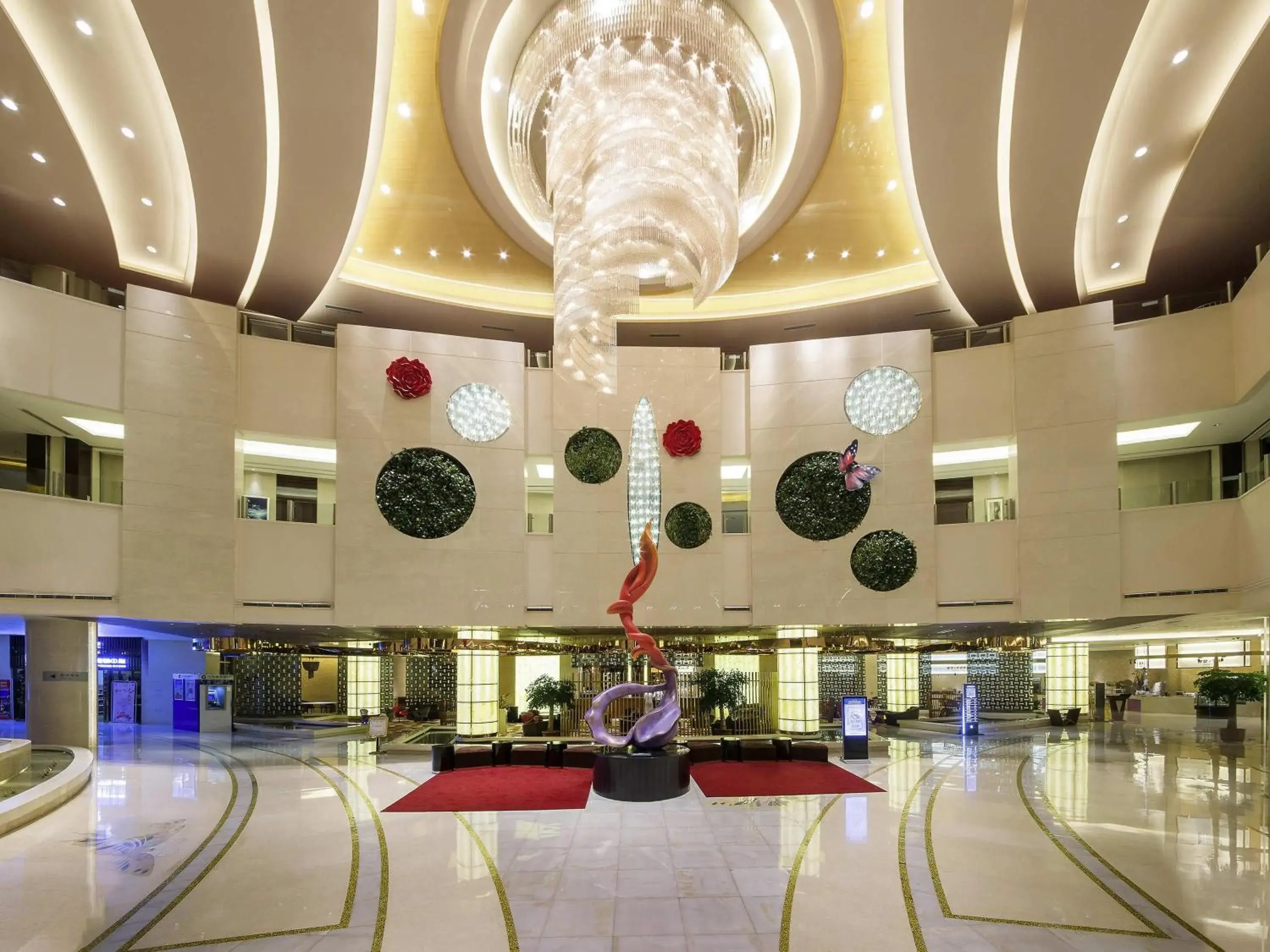 Property building in Pullman Linyi Lushang Property building in Pullman Linyi Lushang