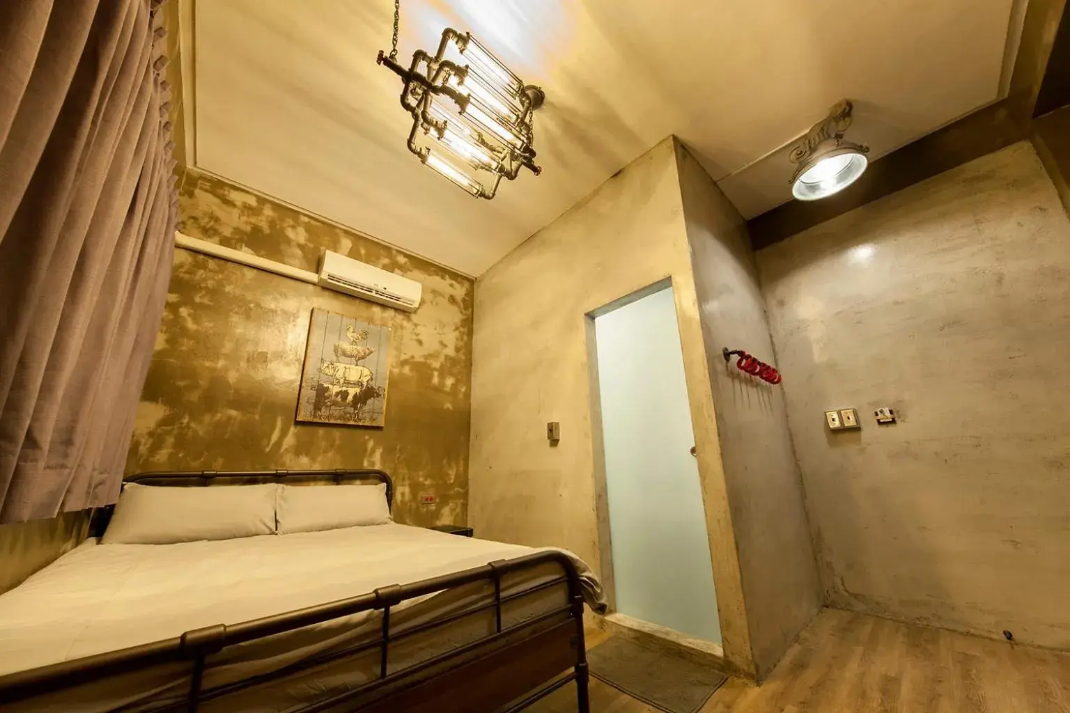 Bed in Slow Inn Bed in Slow Inn