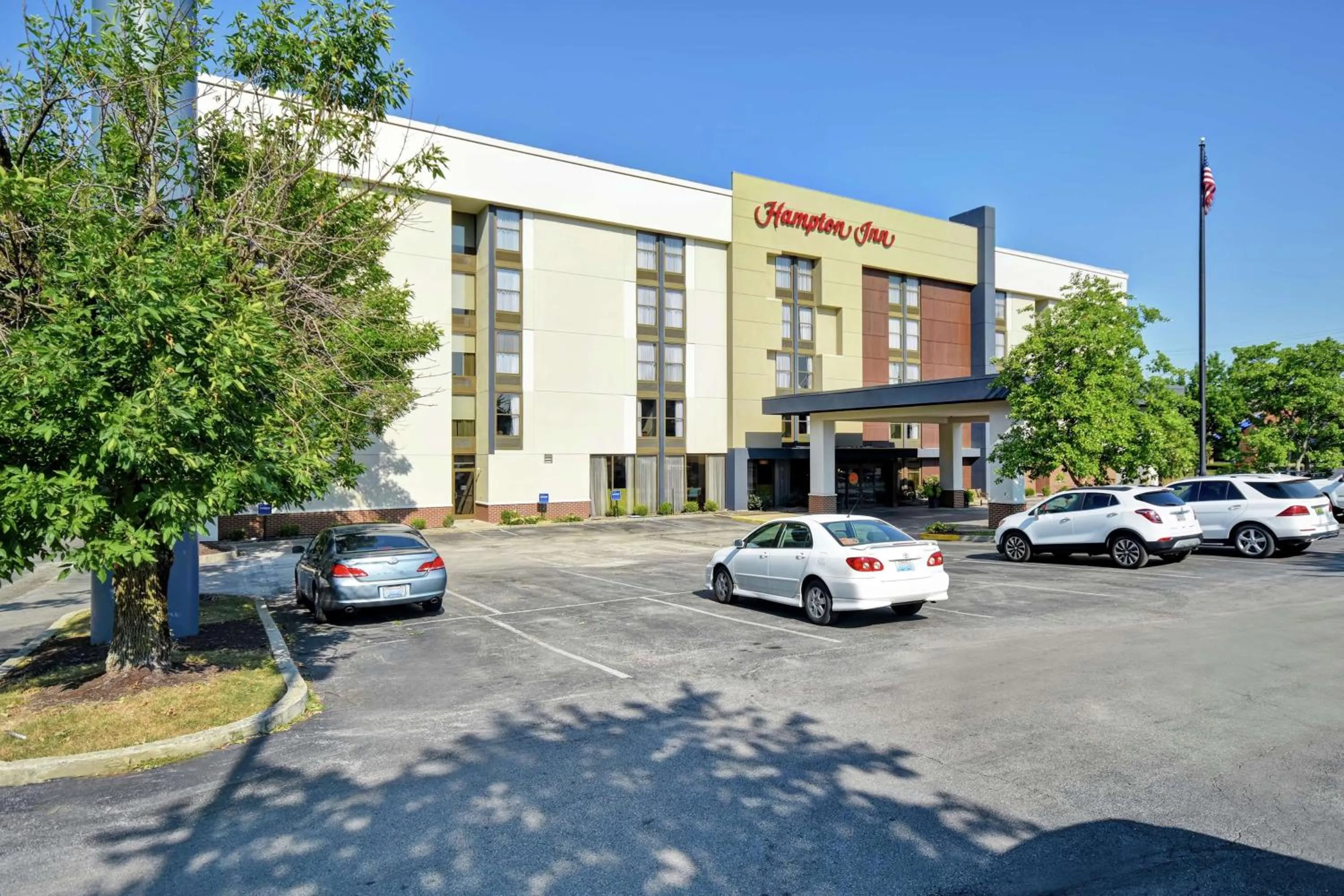 Property building in Hampton Inn Lexington I-75