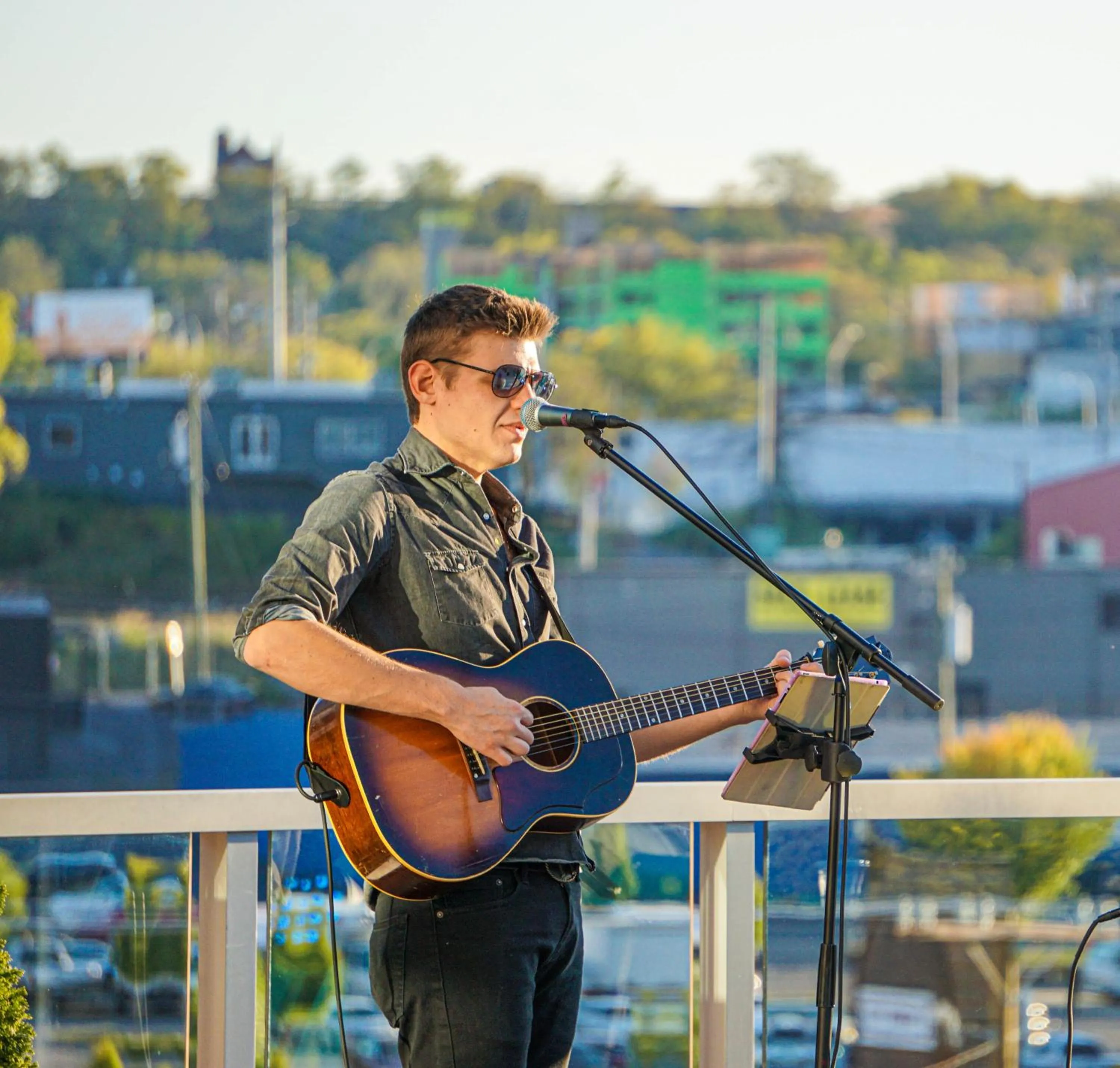 Evening entertainment in Margaritaville Hotel Nashville