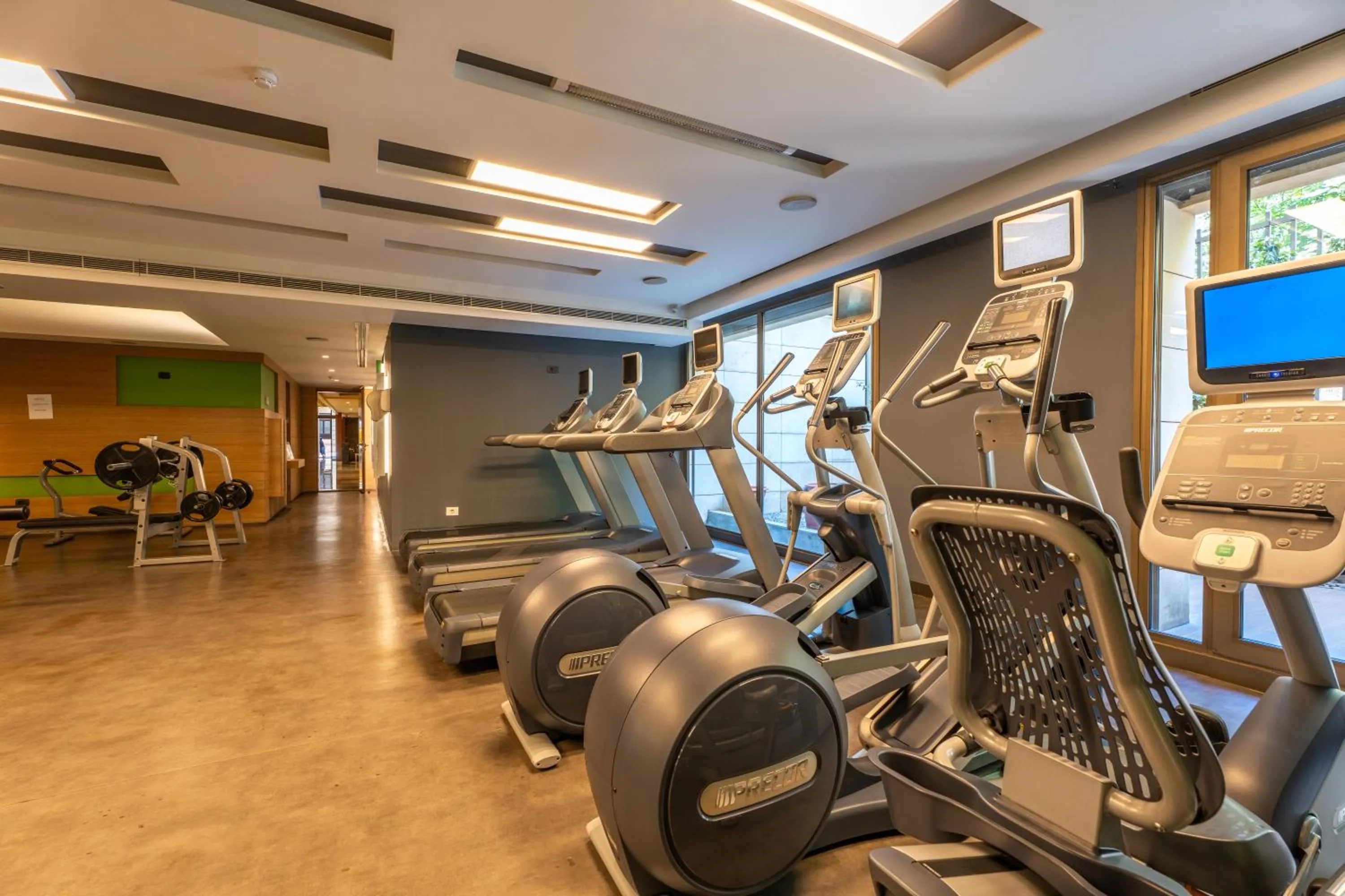 Fitness centre/facilities in Saifi Suites Hotel