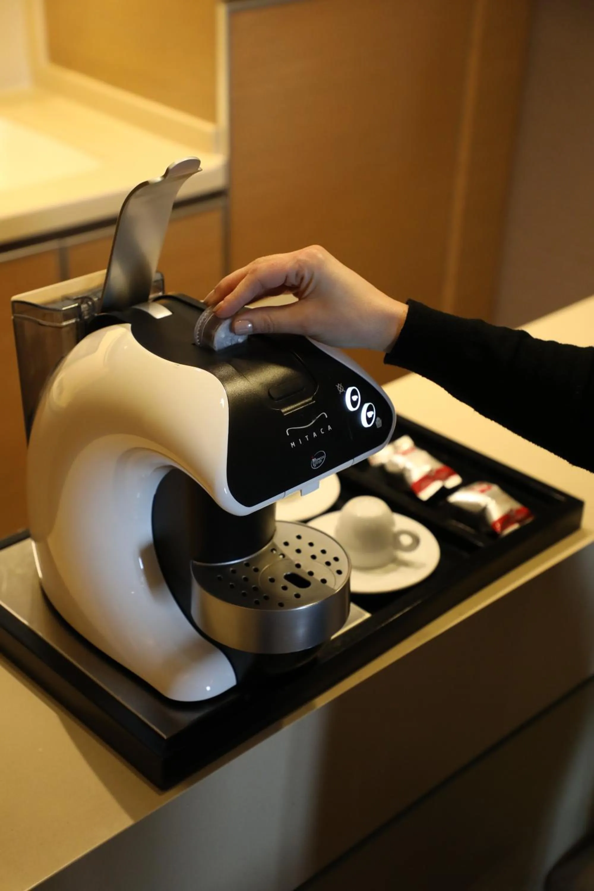 Coffee/tea facilities in Saifi Suites Hotel