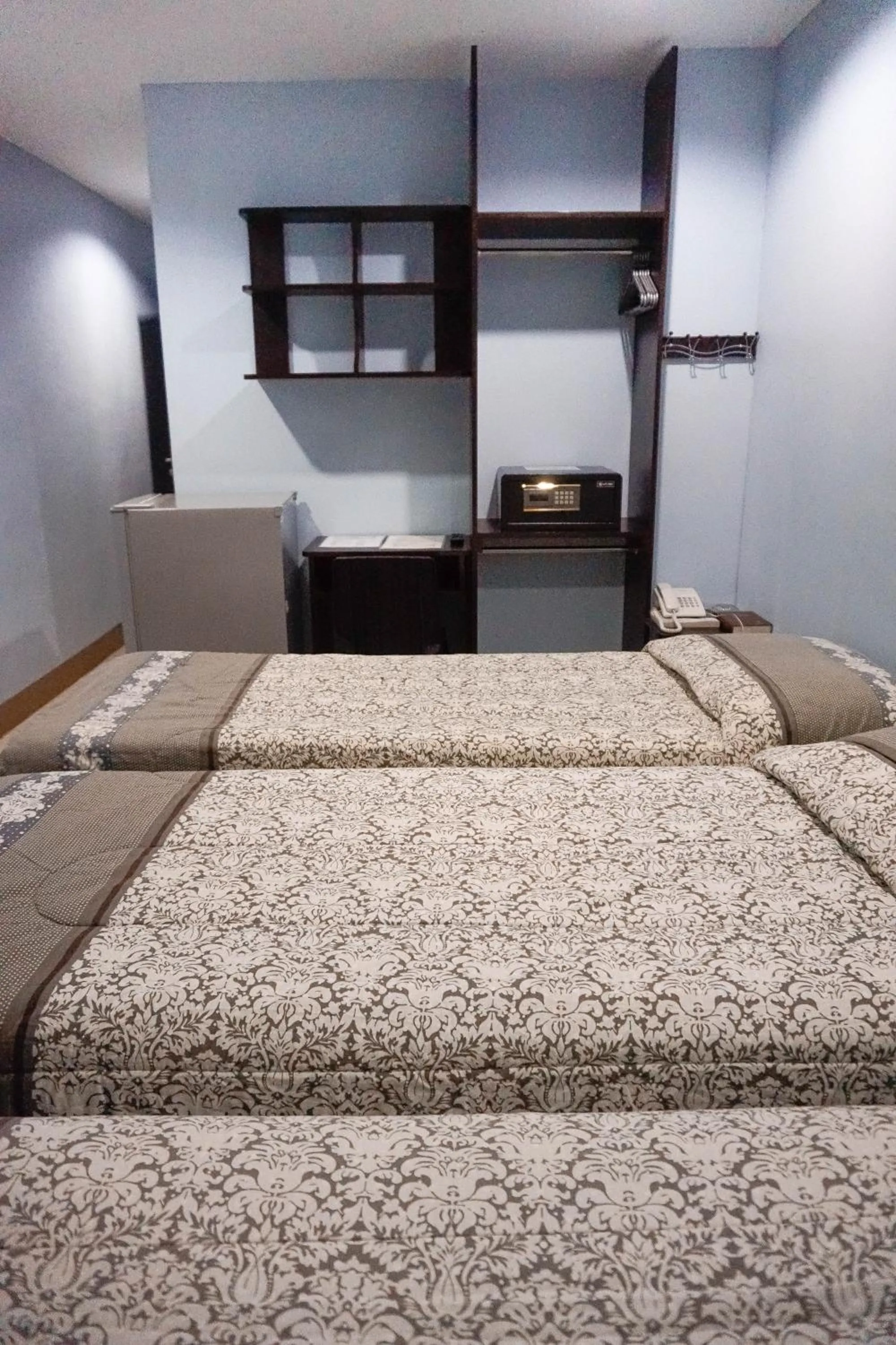 Photo of the whole room, Bed in Crowne Garden Hotel