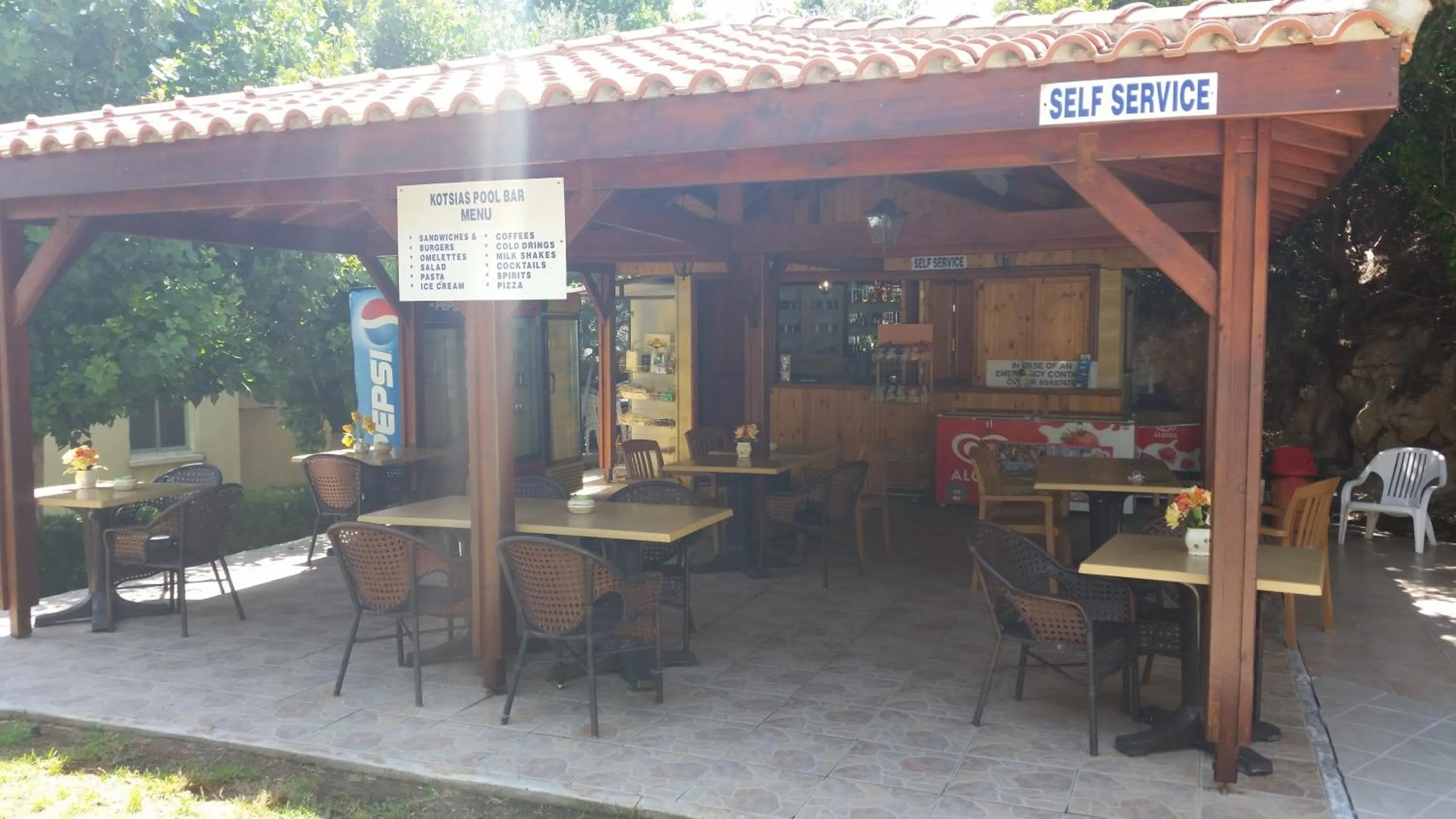 Restaurant/places to eat in Kotzias Beach Apartments