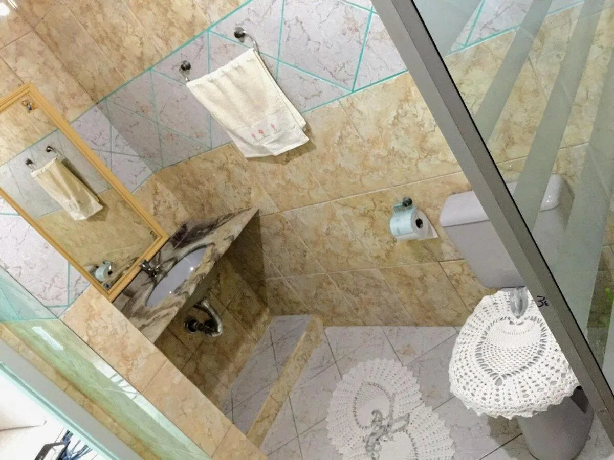 Toilet in Pousada Souza