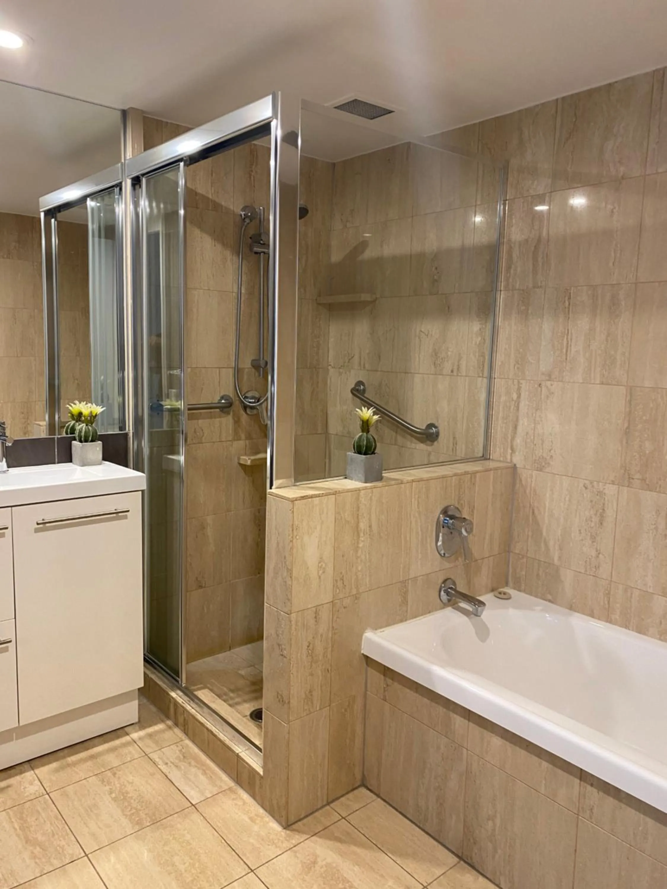 Shower in Contessa Holiday Apartments