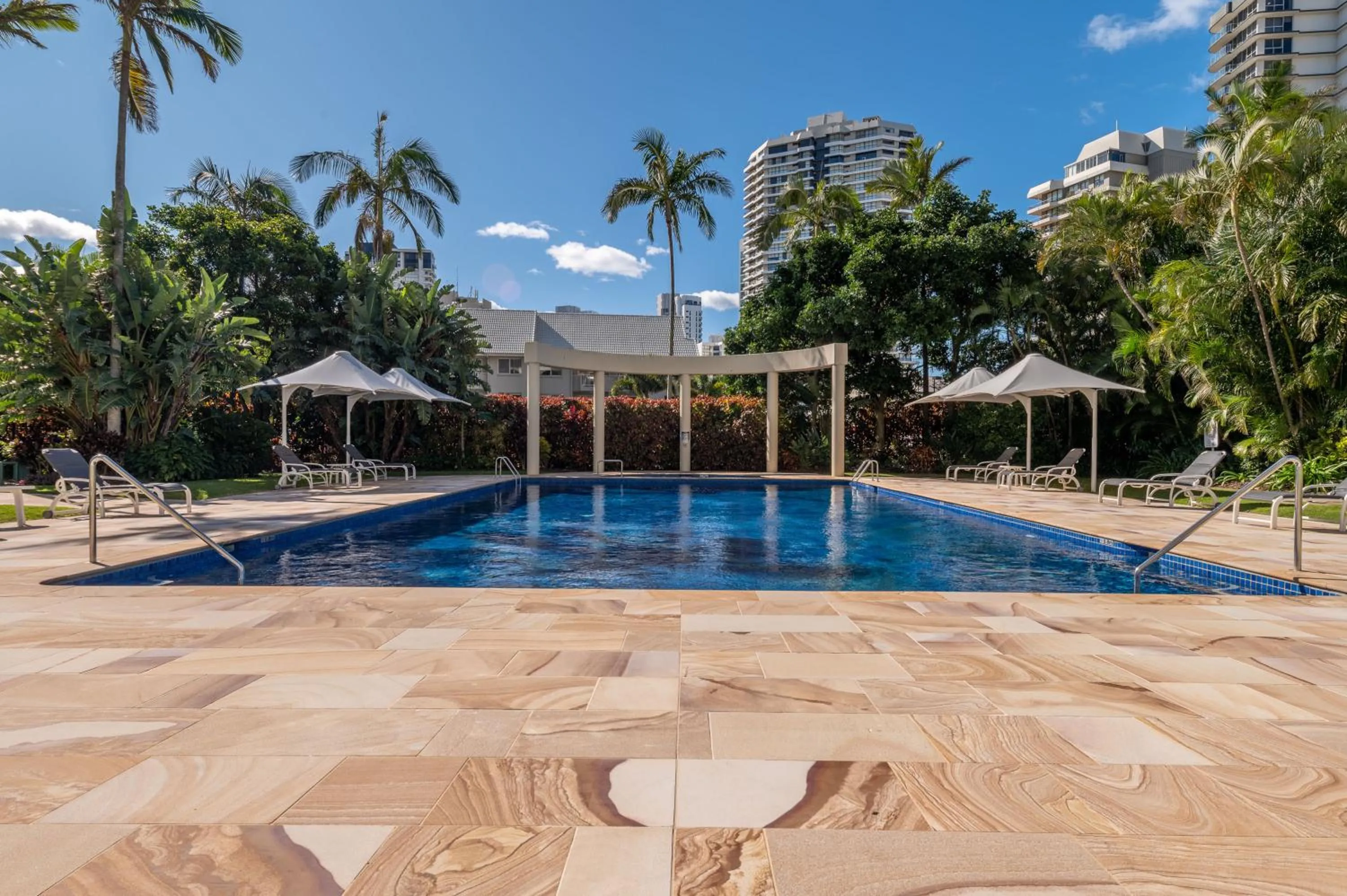 Swimming pool in Contessa Holiday Apartments