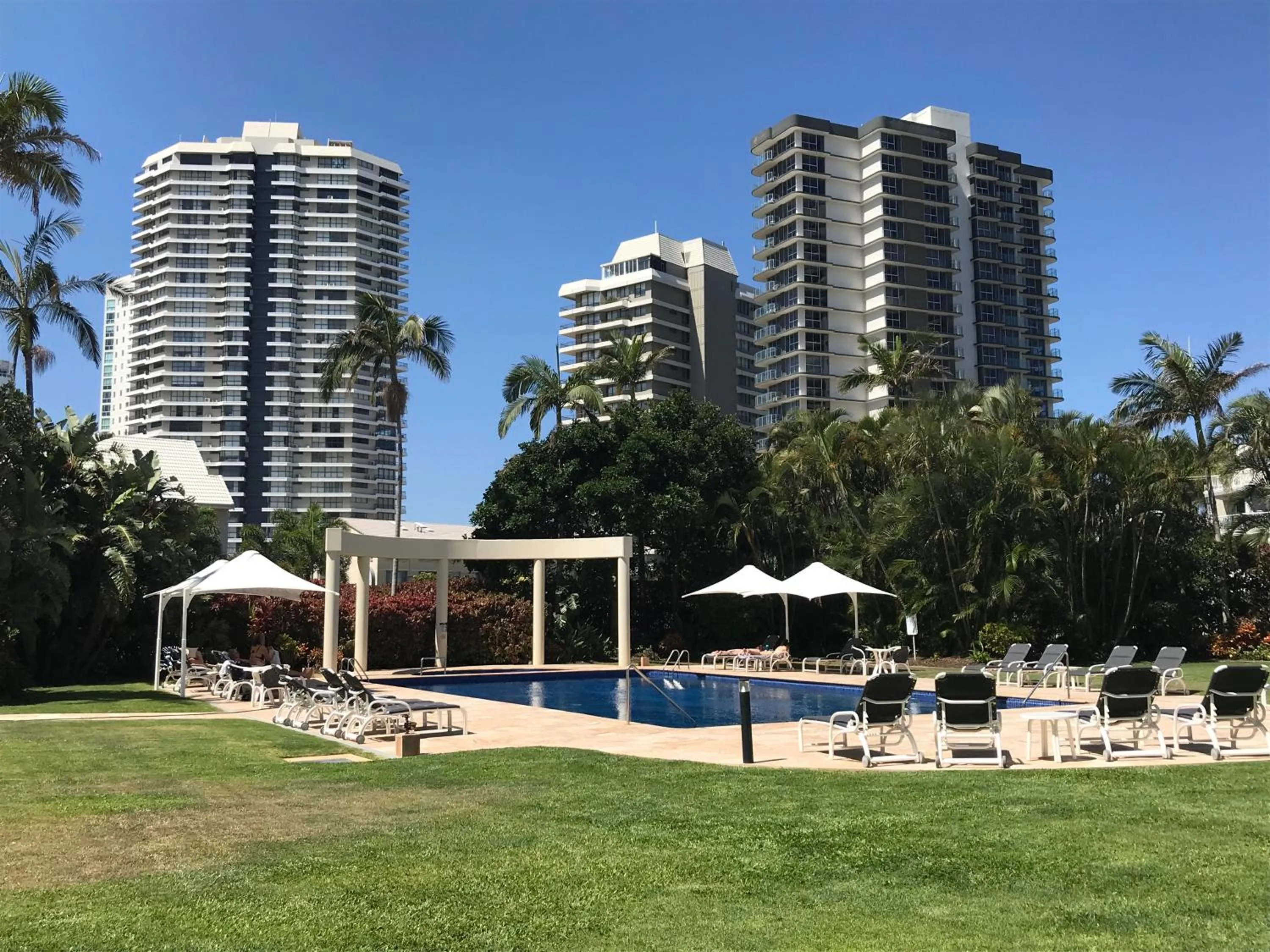 Swimming pool in Contessa Holiday Apartments