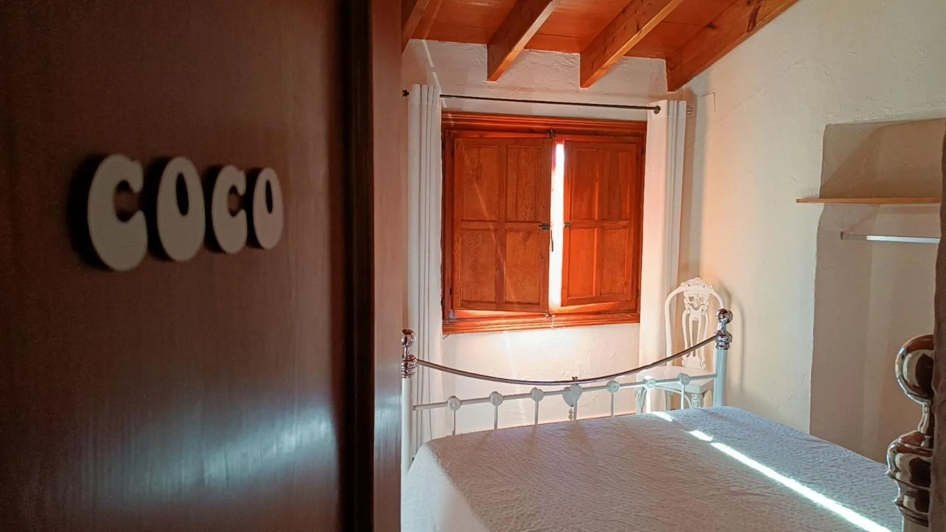 Bedroom, Bed in Sunny Vista