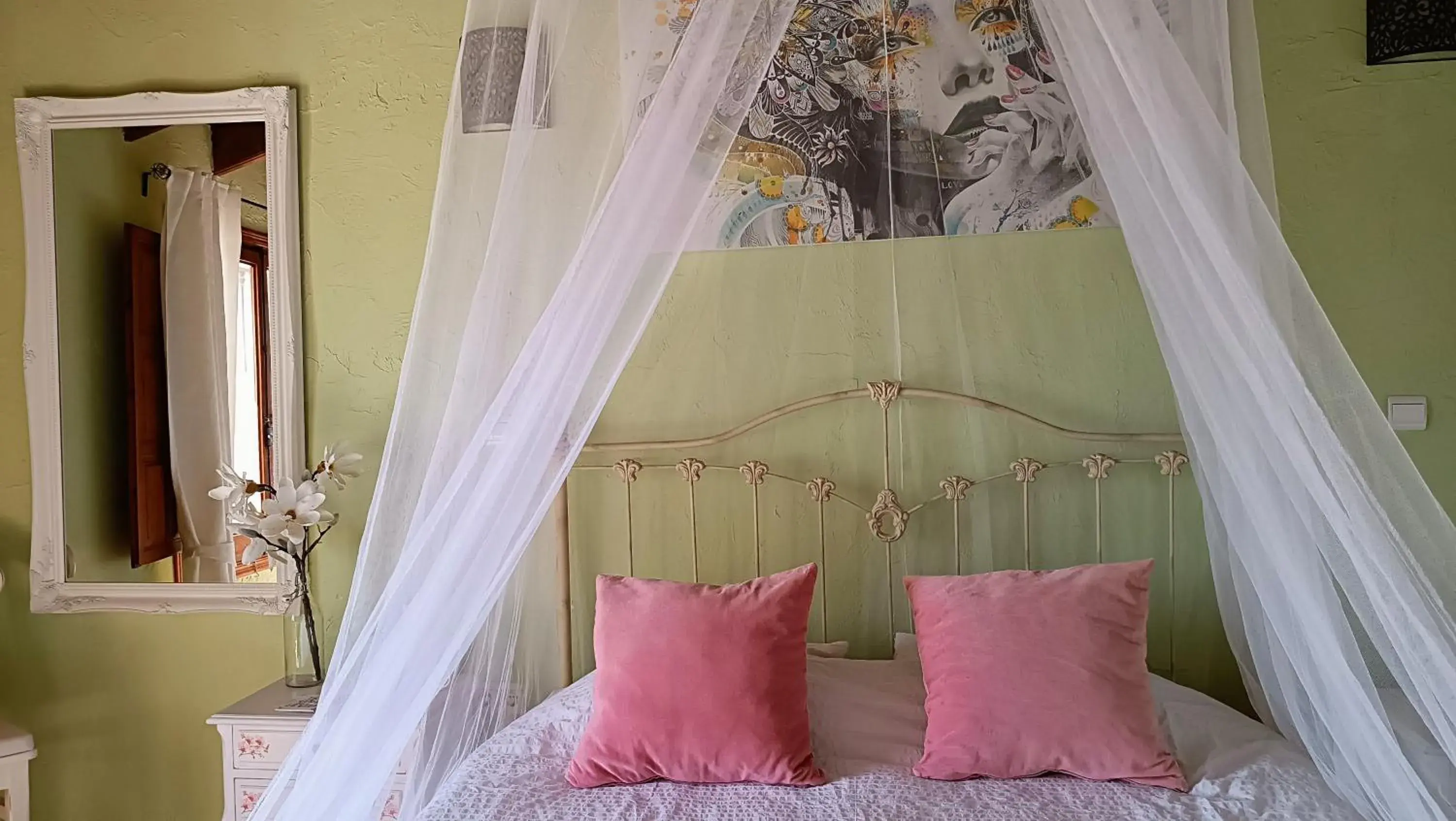 Deluxe Double Room with Bath in Sunny Vista Deluxe Double Room with Bath in Sunny Vista