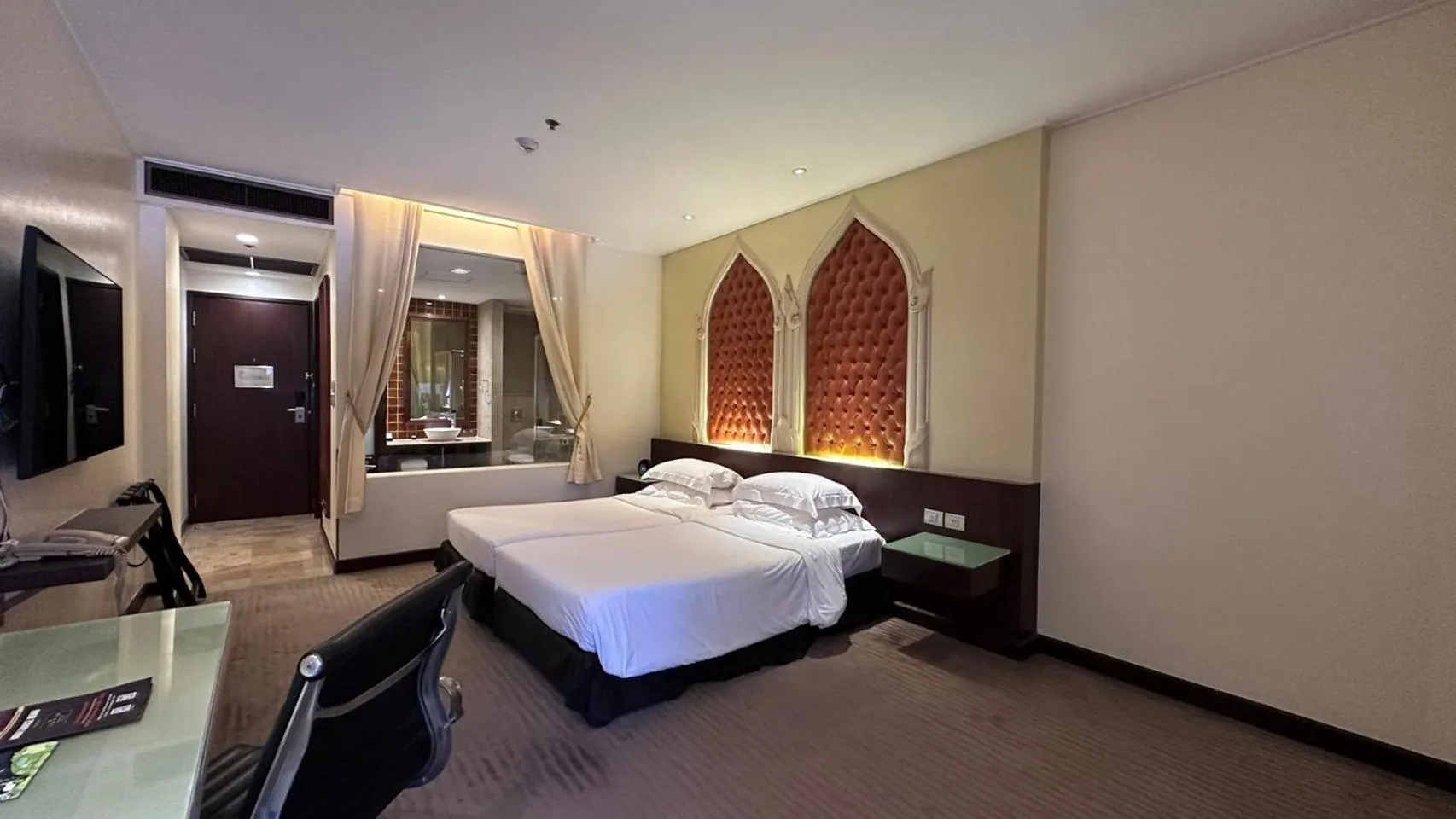 Bedroom, Bed in The Davis Bangkok