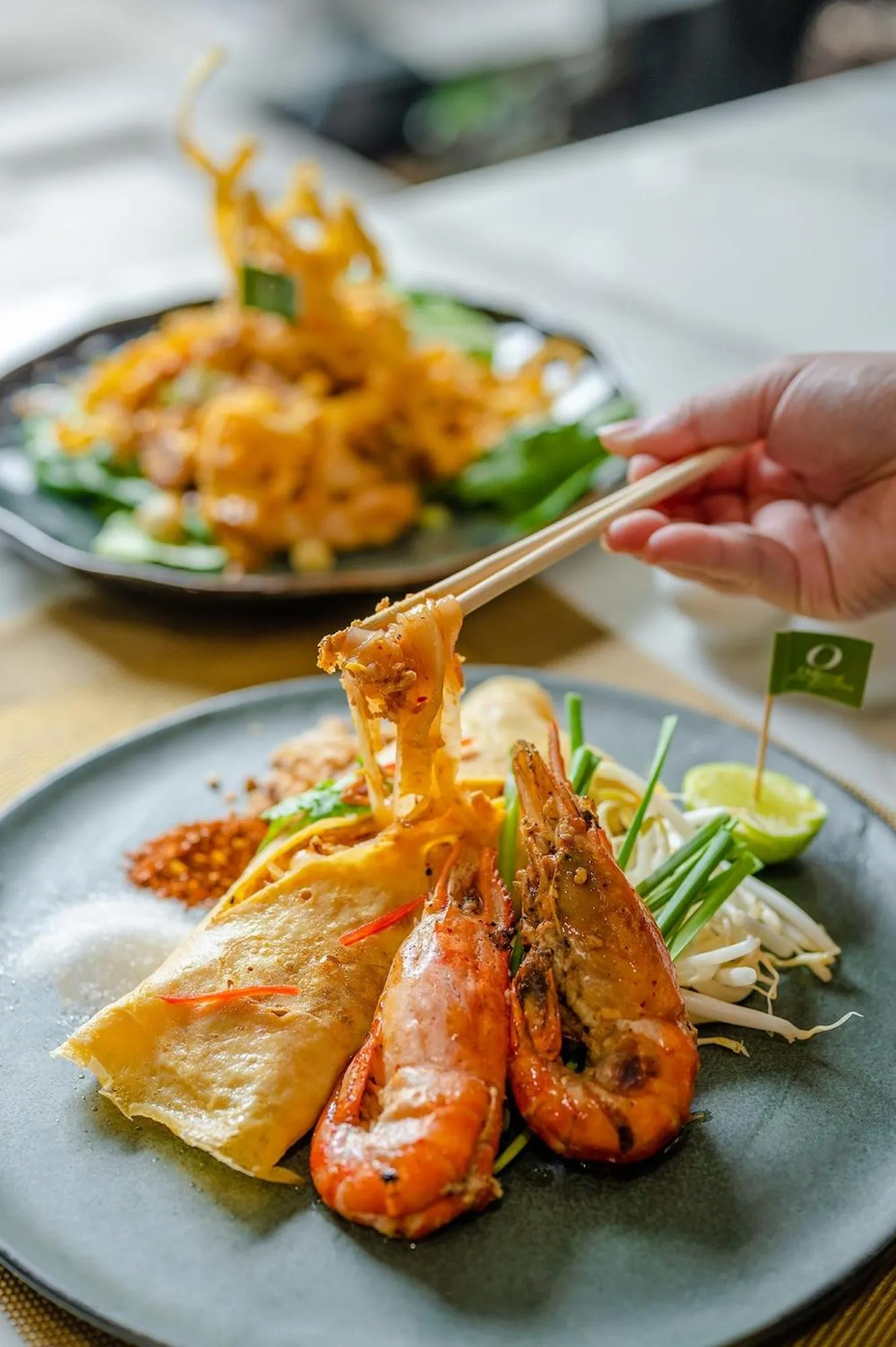 Restaurant/places to eat in Oakwood Hotel & Residence Bangkok