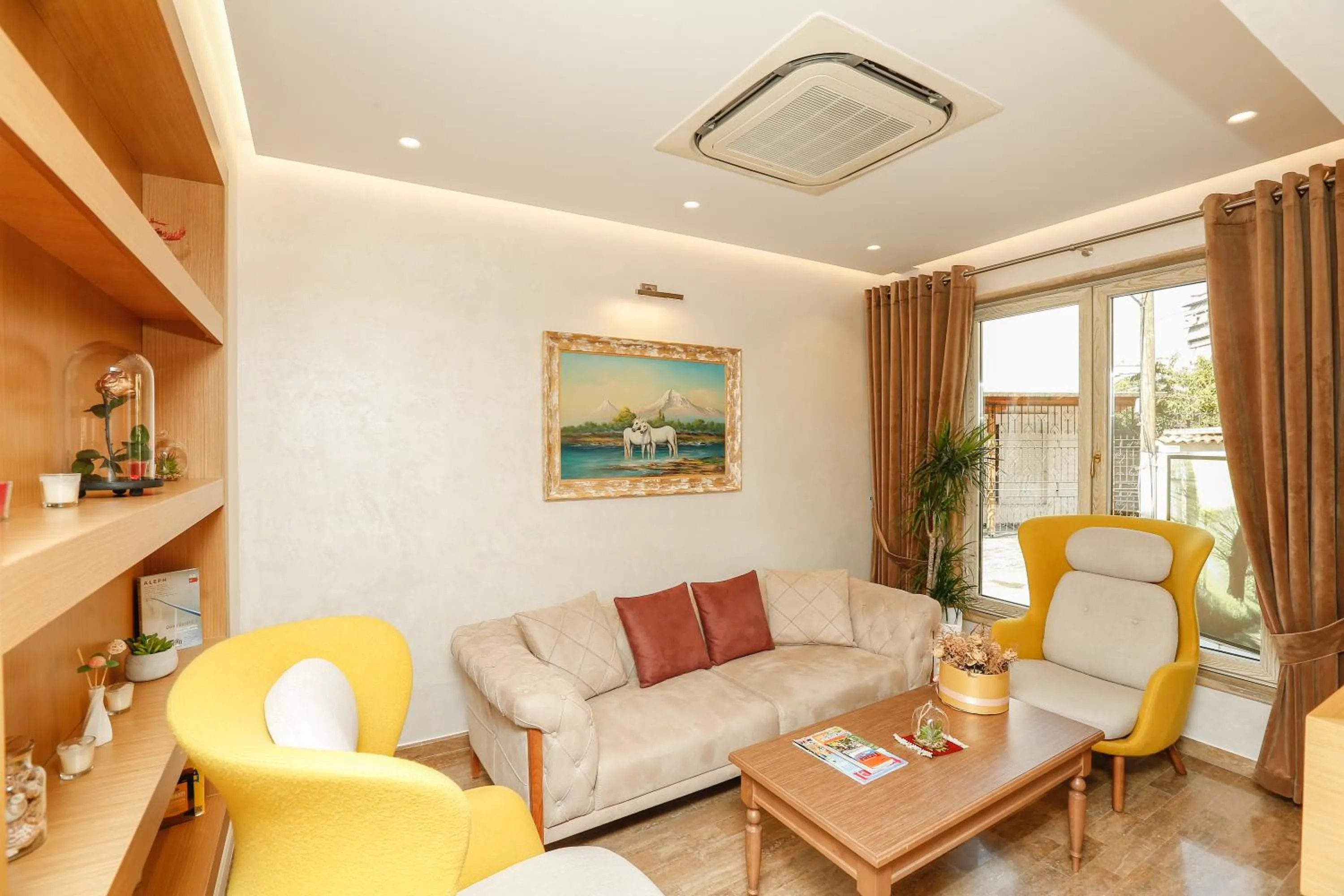 Seating area in Oxford hotel