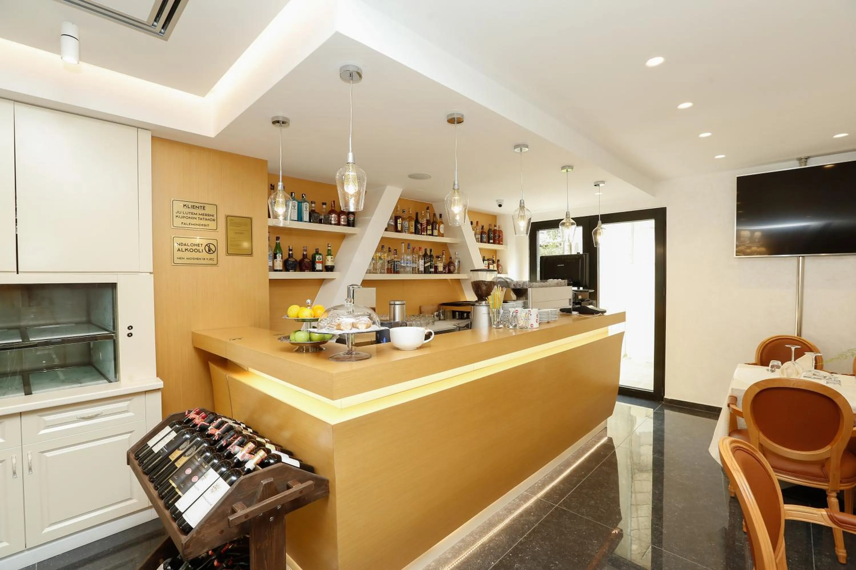 Restaurant/places to eat in Oxford hotel