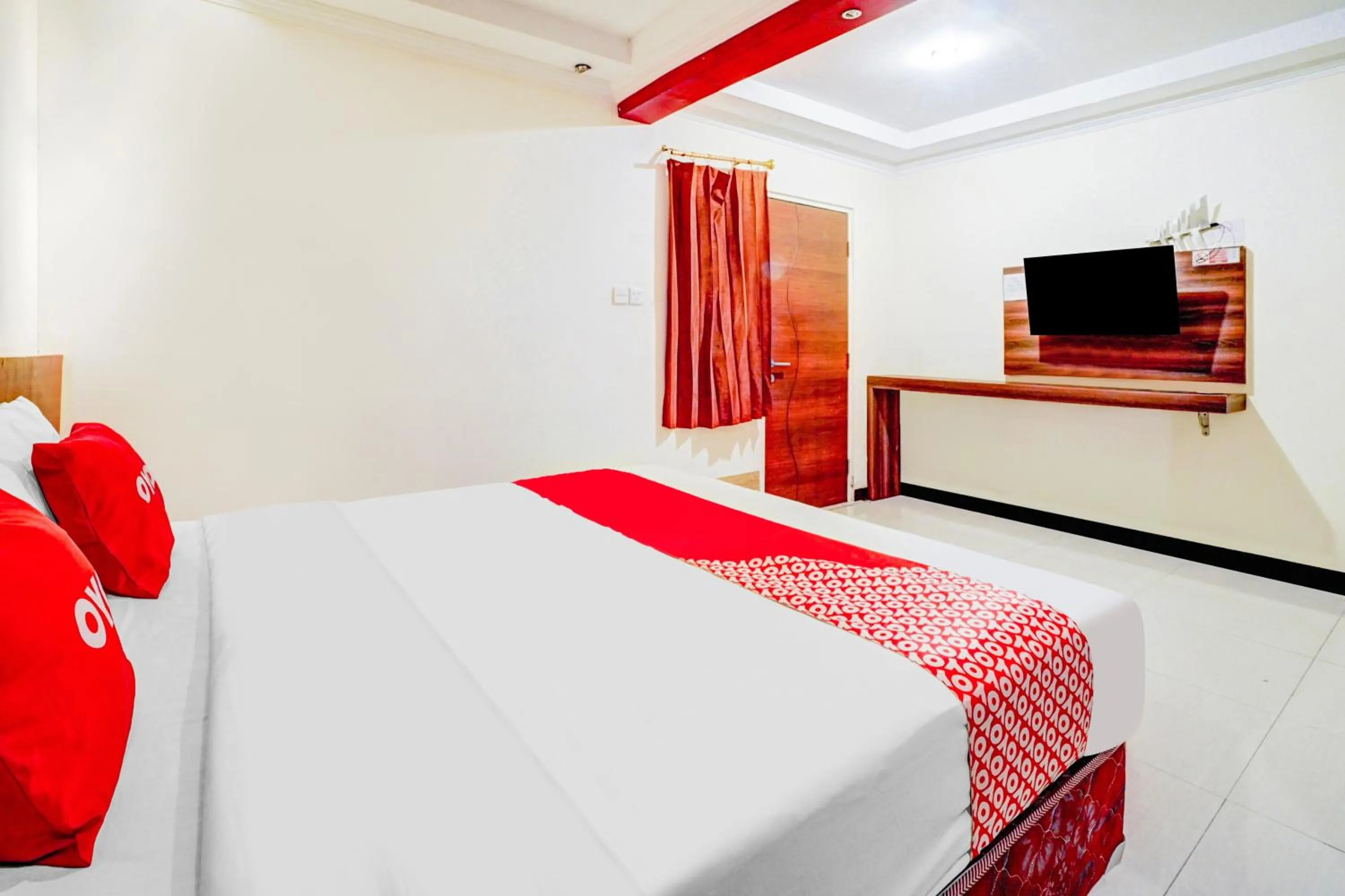 Bedroom, Bed in OYO 98 Residence Near Petra Christian University